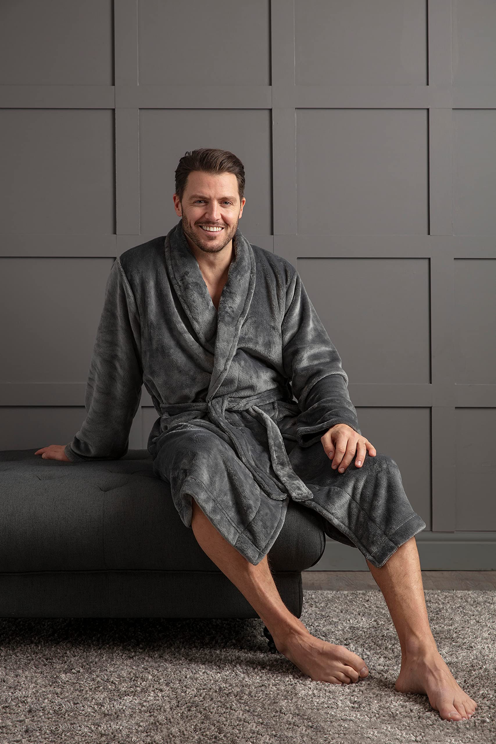 Heat Holders SockShop Men's Fleece Dressing Gown - Ultra Warm Winter Robe for Men - Perfect for Lounging at Home & Cold Weather Comfort