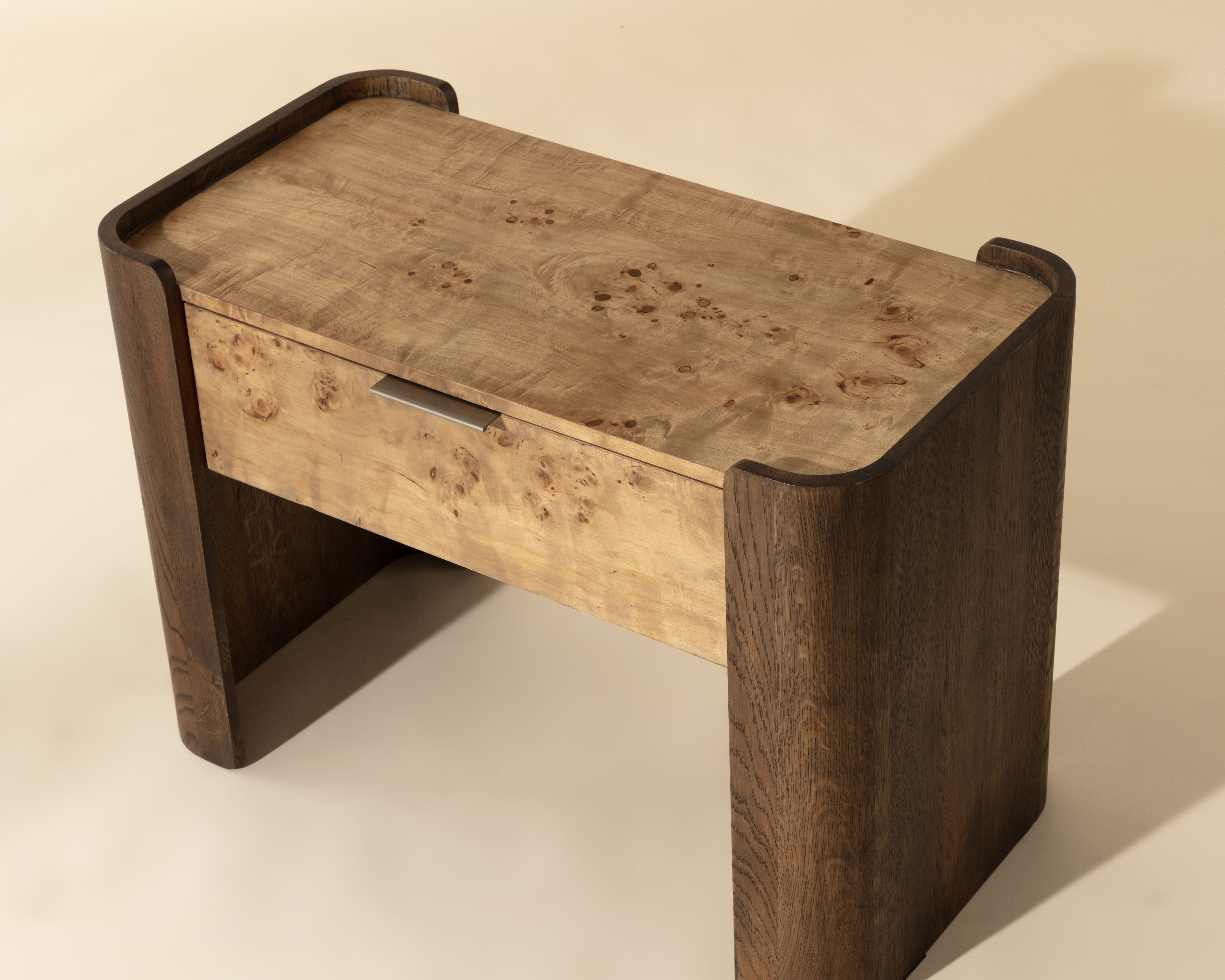Modern Beryl Nightstand - Stylish Bedside Table with Storage Drawer for Bedroom, Living Room, or Office - Perfect for Small Spaces & Home Decor