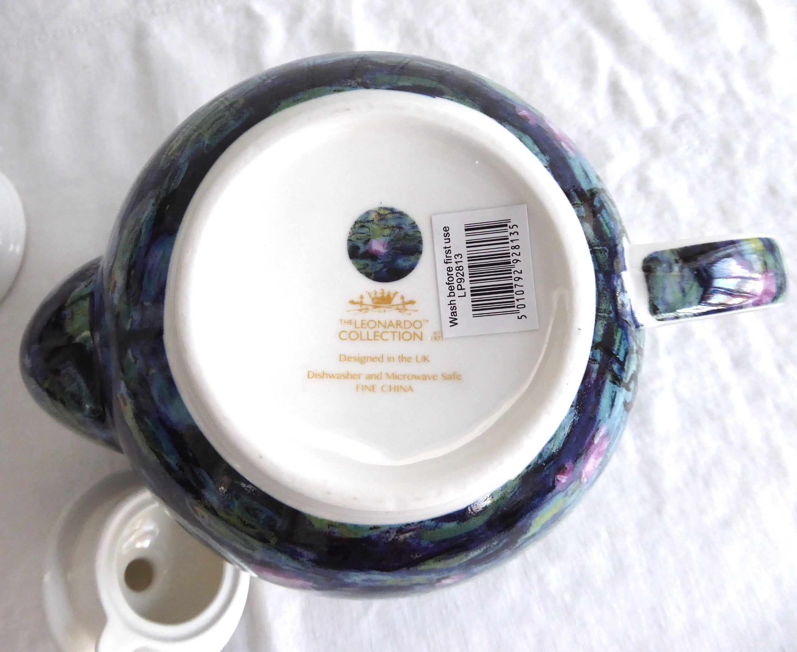 Monet Water Lilies Teapot - 40oz (6 Cups) Blue Ceramic Teapot with Gift Box - Inspired by Claude Monet's Paintings - Perfect for Afternoon Tea, Bridal Showers & French-Themed Decor