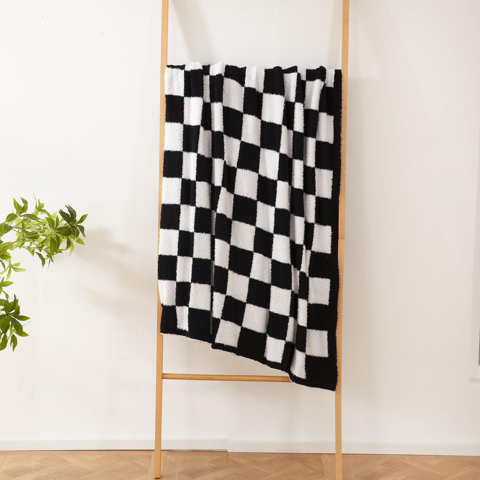 YIRUIO Reversible Checkered Chessboard Fluffy Throw Blanket - Super Soft Fuzzy Warmer for Bed, Couch & Sofa - Cozy Home Decor (Black, 51