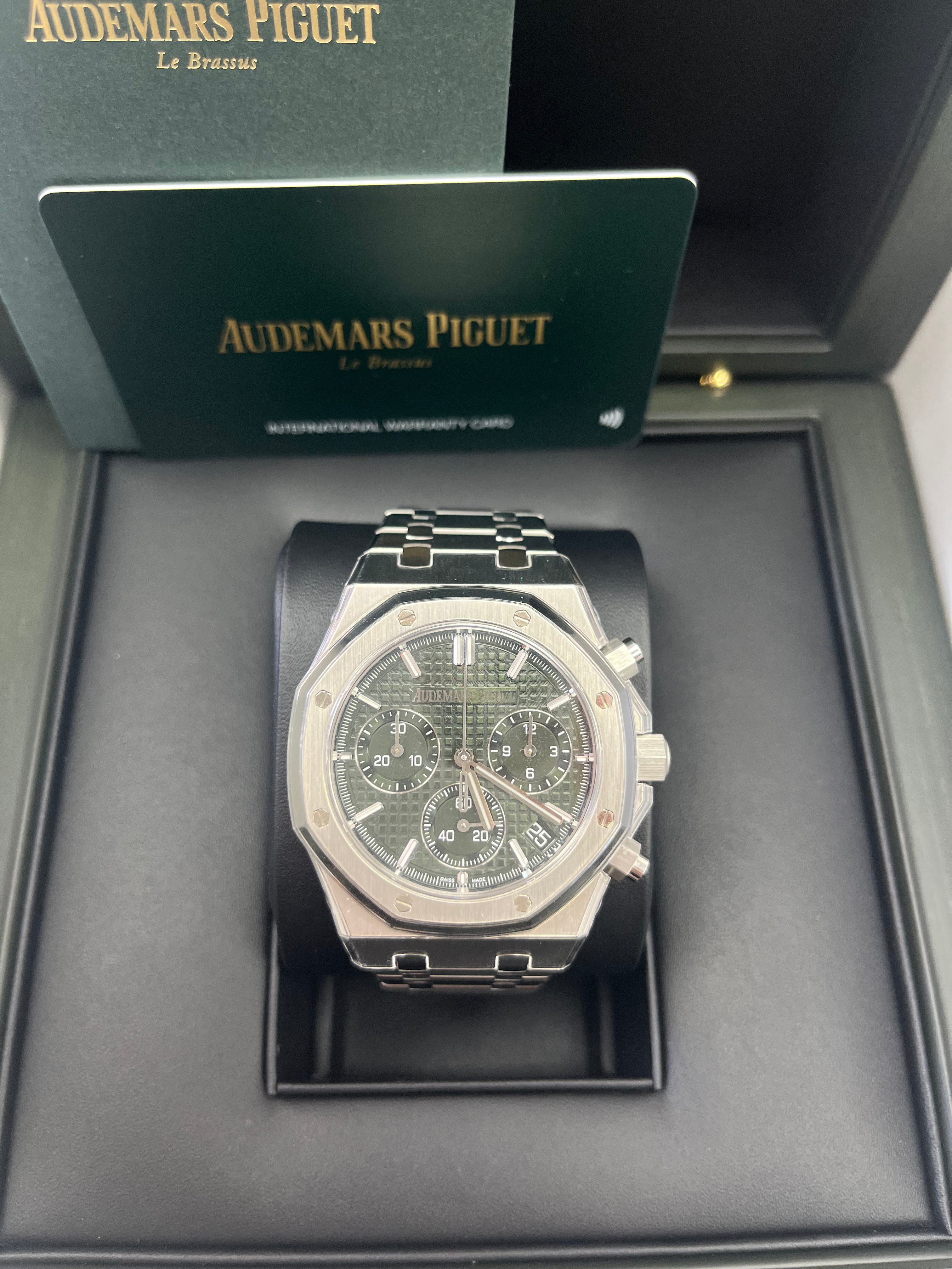Audemars Piguet Royal Oak Chronograph 26240ST.OO.1320ST.08 Men's Luxury Watch - Premium Swiss Automatic Chronograph for Business, Formal & Special Occasions