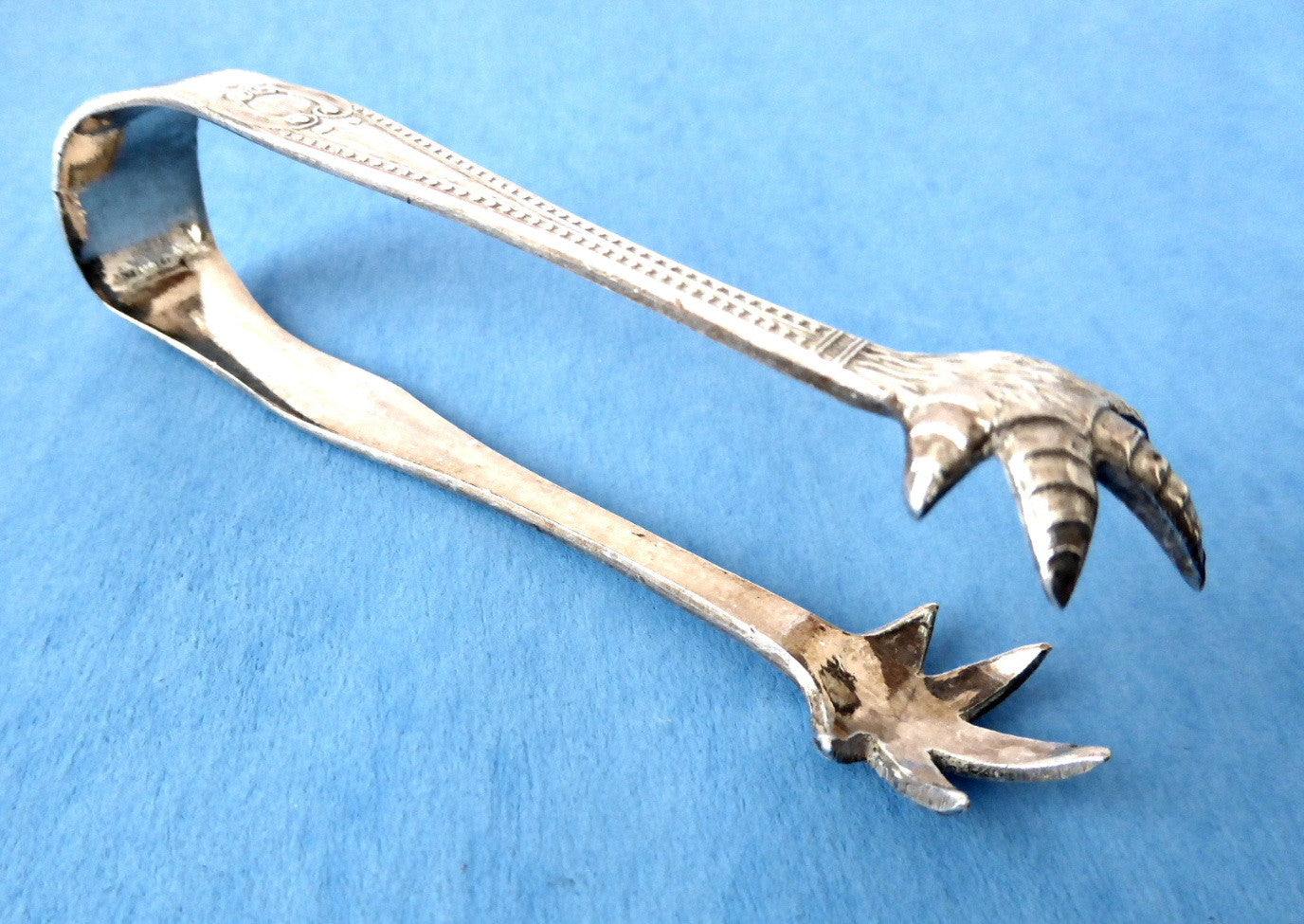 Vintage 1920s Silver Plated Sugar Tongs with Feather Claw End - English Style Antique Tea Accessories for Afternoon Tea, Coffee Service & Dessert Serving