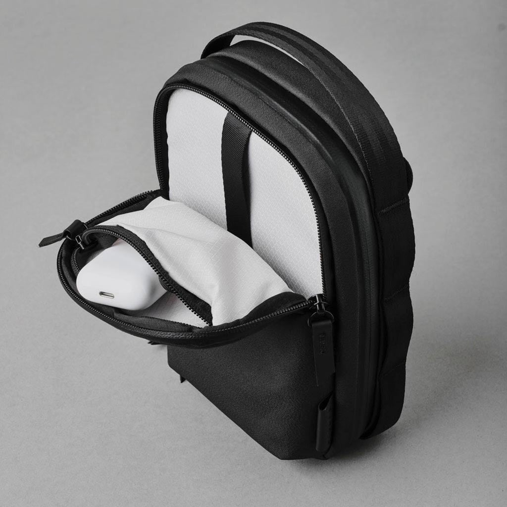 Metro Sling V2 Black - Lightweight Crossbody Bag for Men & Women - Perfect for Travel, Work & Everyday Use