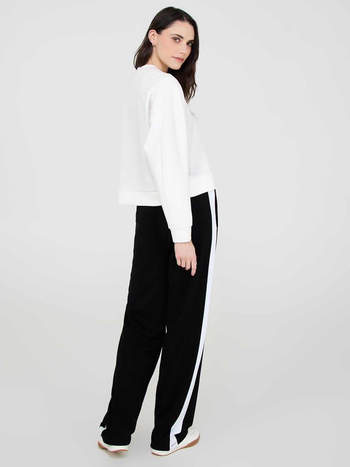 Stylish Crew Neck Ribbed Sweatshirt for Women & Men | Soft Cotton Blend | Casual Comfort Wear | Perfect for Everyday Outfits, Lounge Wear & Fall Layering