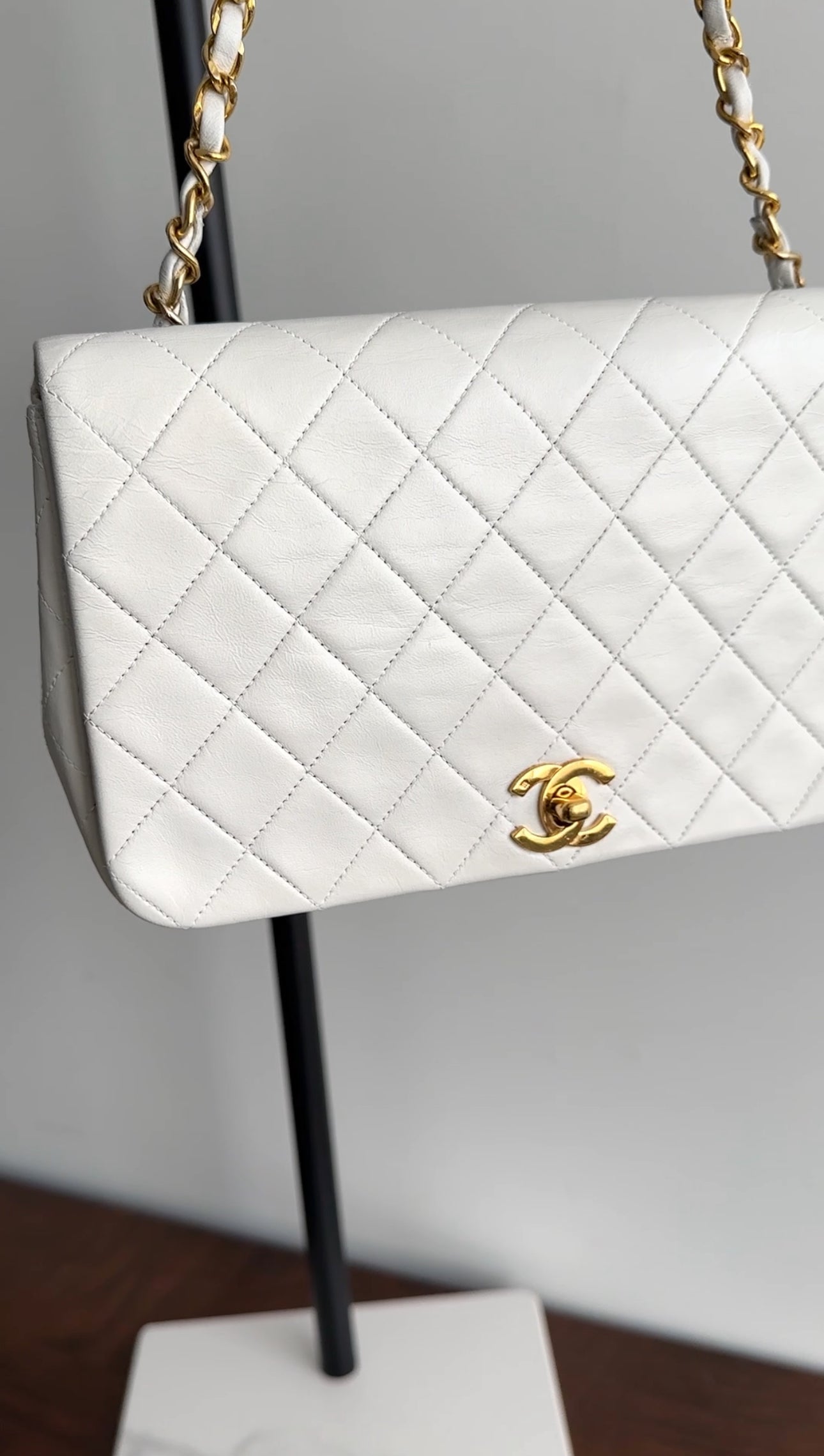 Vintage Chanel 1989 White Classic Medium Double Flap Bag - Authentic Luxury Handbag for Women, Perfect for Evening Events & Special Occasions