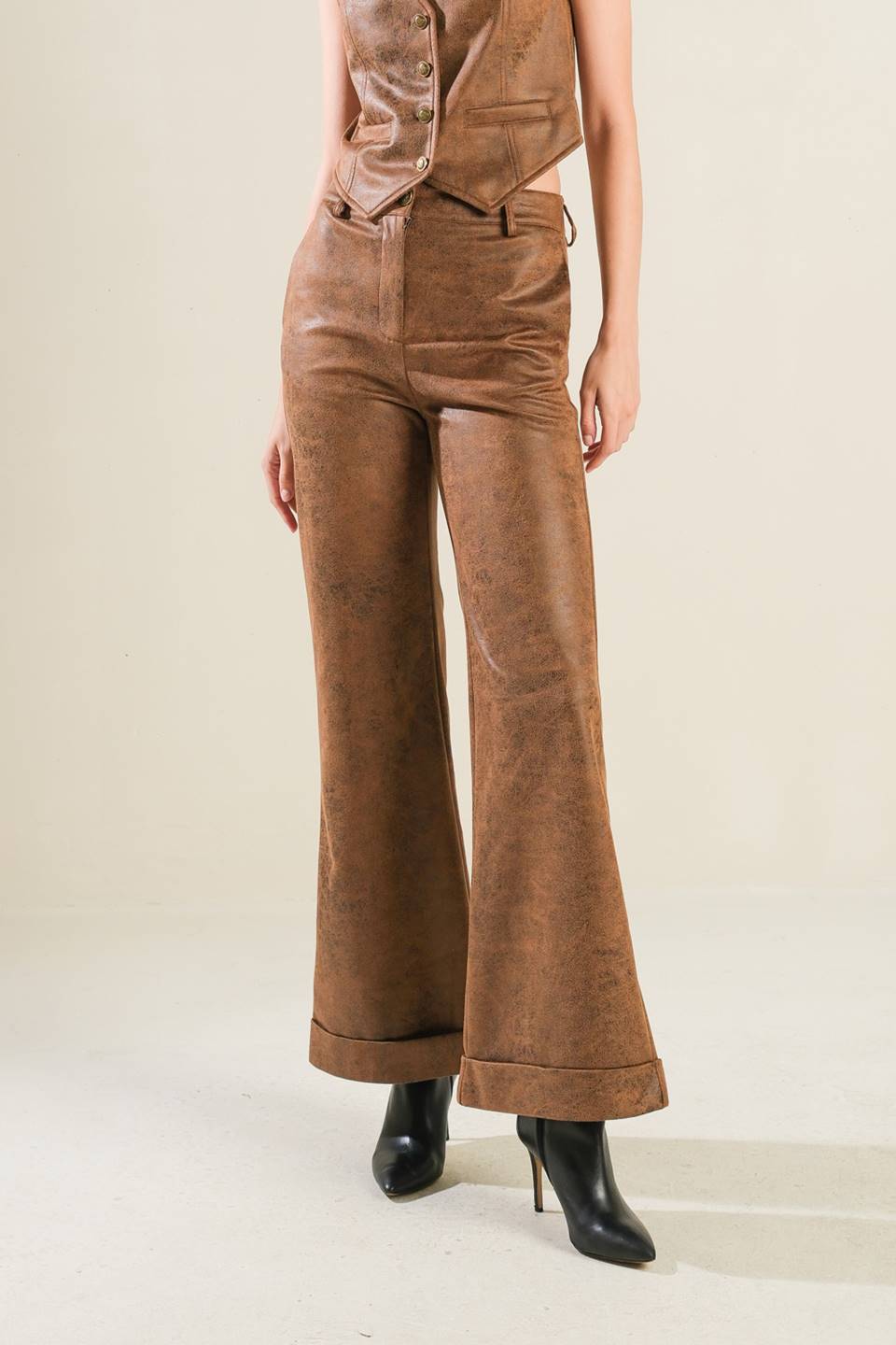 Stylish Love Leather Pants for Women - High Waist Faux Leather Leggings - Perfect for Date Night, Parties & Casual Wear