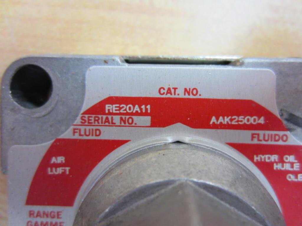 RE20A11 Aluminum Air/Gas/Oil Pressure Transducer - Compatible with P Series Pressure Switch, Nitrile Butylene Sealing - Ideal for Industrial, HVAC, and Pneumatic Systems