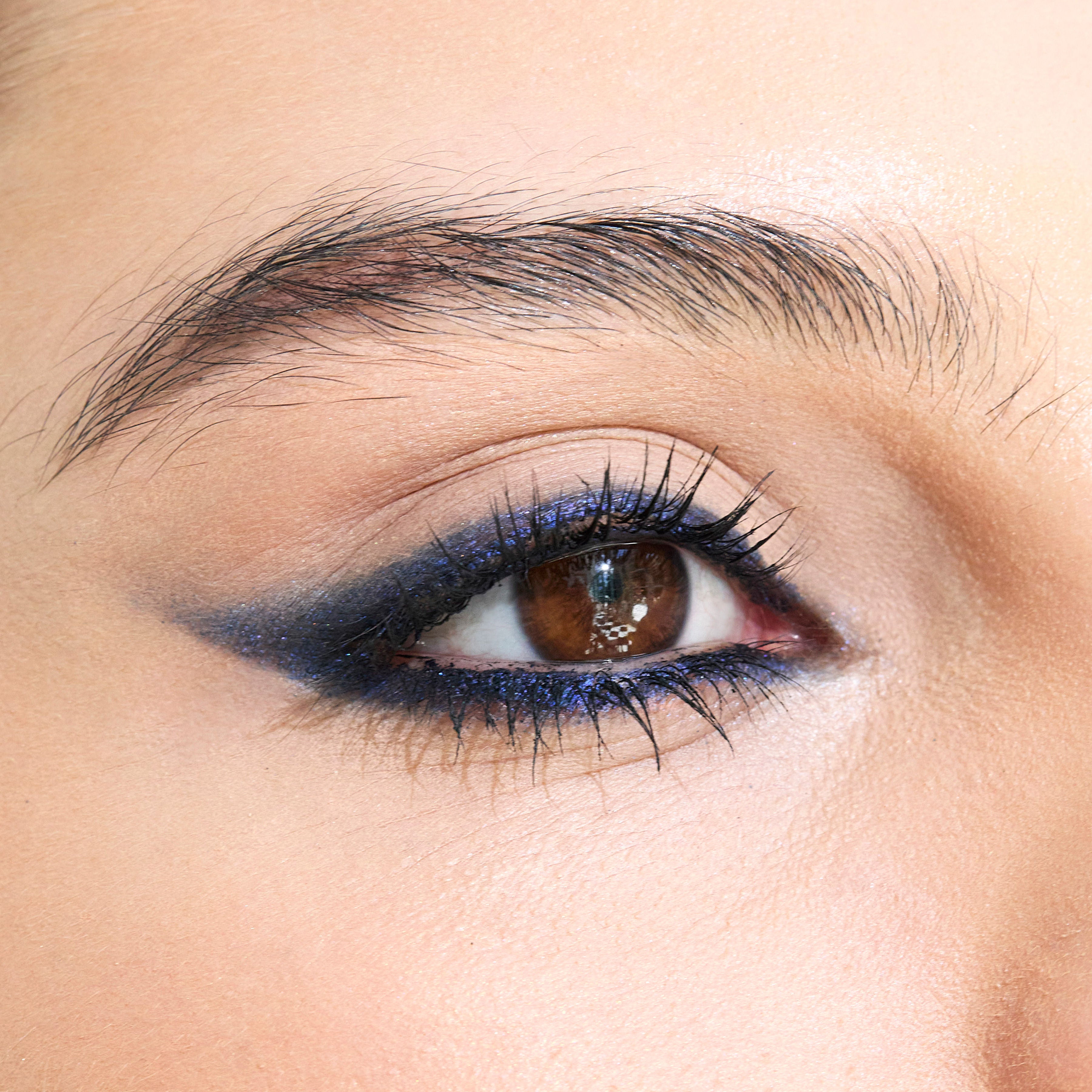 Jet Black Lash Curling Mascara - Volumizing & Lengthening for Stunning Eye Makeup - Perfect for Daily Wear, Parties & Special Occasions