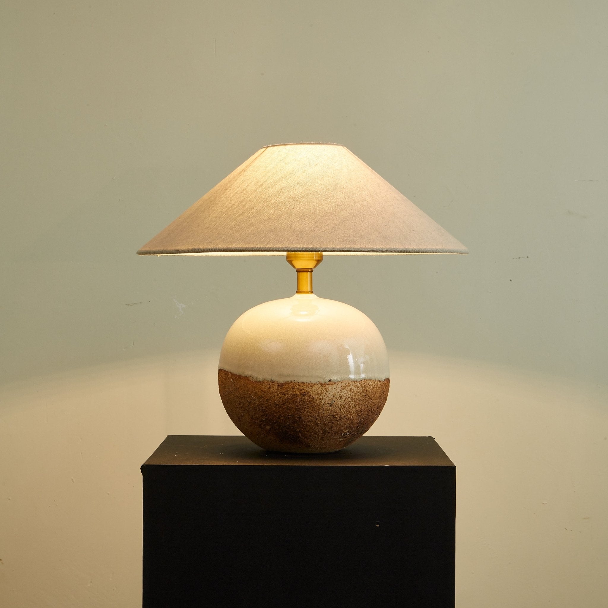 Alba Terra Modern Table Lamp - Stylish Bedside & Living Room Lighting for Home Decor - Perfect for Reading, Relaxing & Ambiance