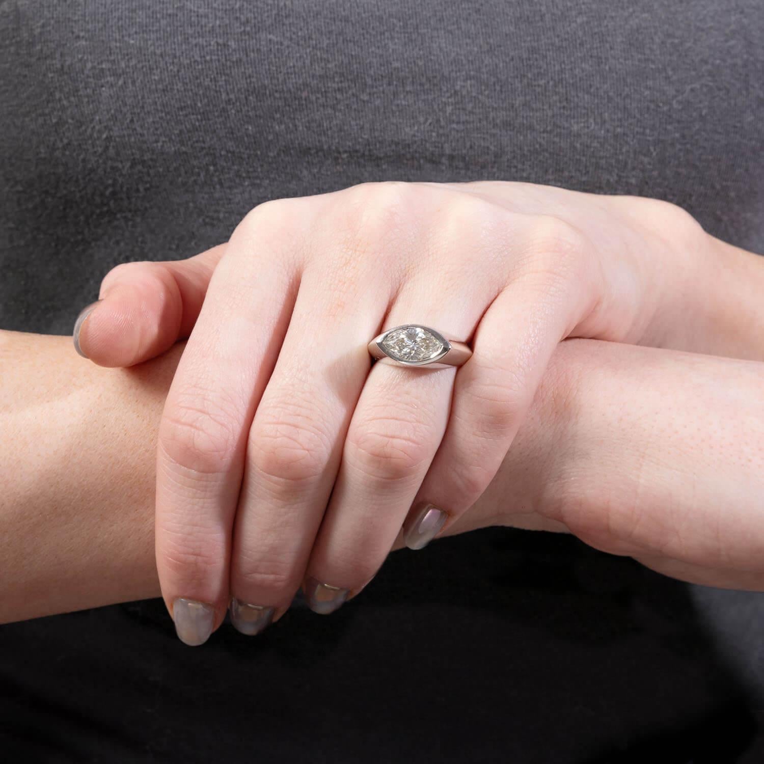 18K Gold GIA Certified Diamond Engagement Ring - 2.01 Carat Round Cut Solitaire for Wedding Proposal & Anniversary Gift