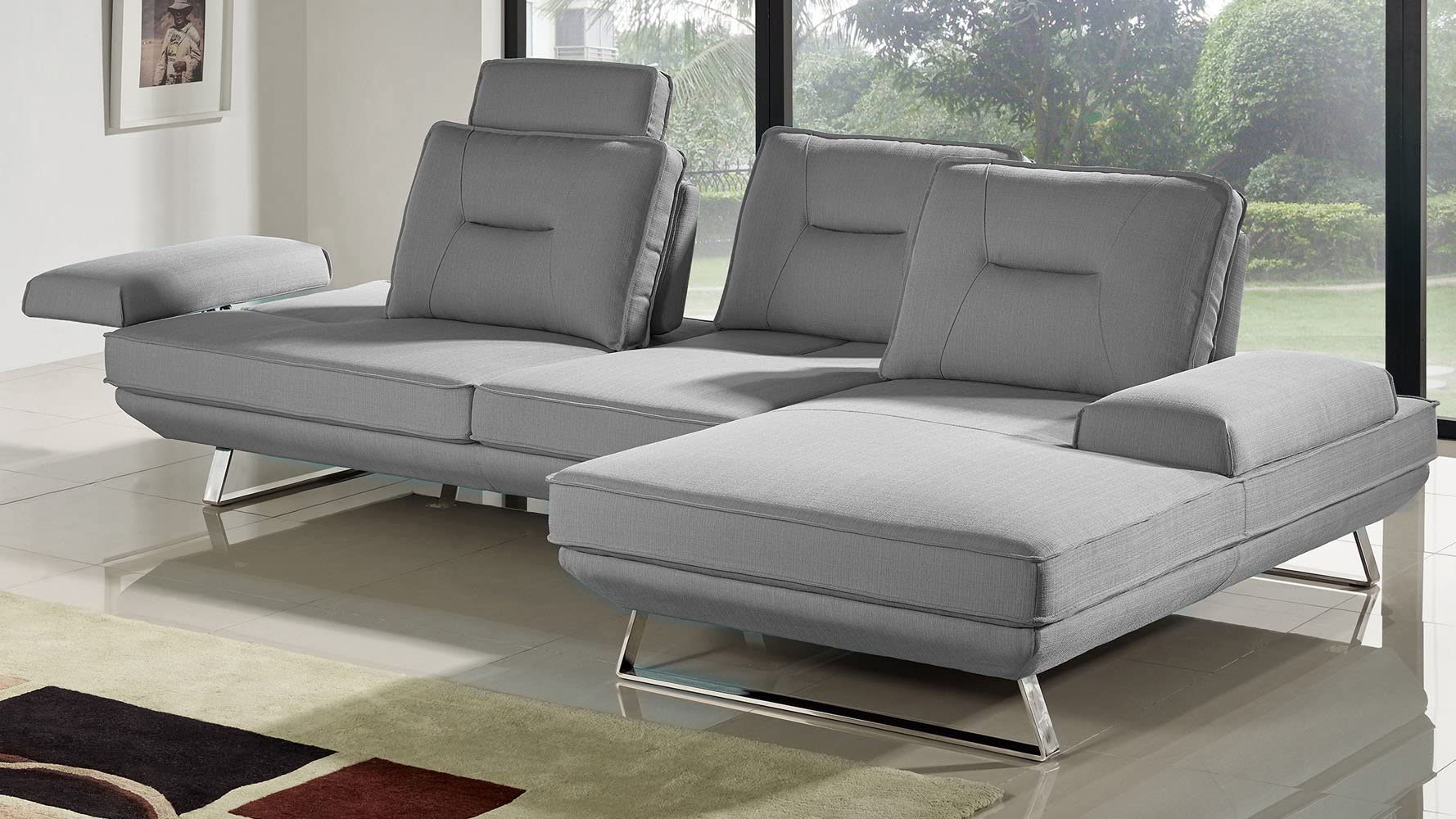 Zuri Furniture Modern Light Grey Fabric Sondra Sectional Sofa with Right Chaise - Contemporary Living Room Couch for Small Spaces & Apartments