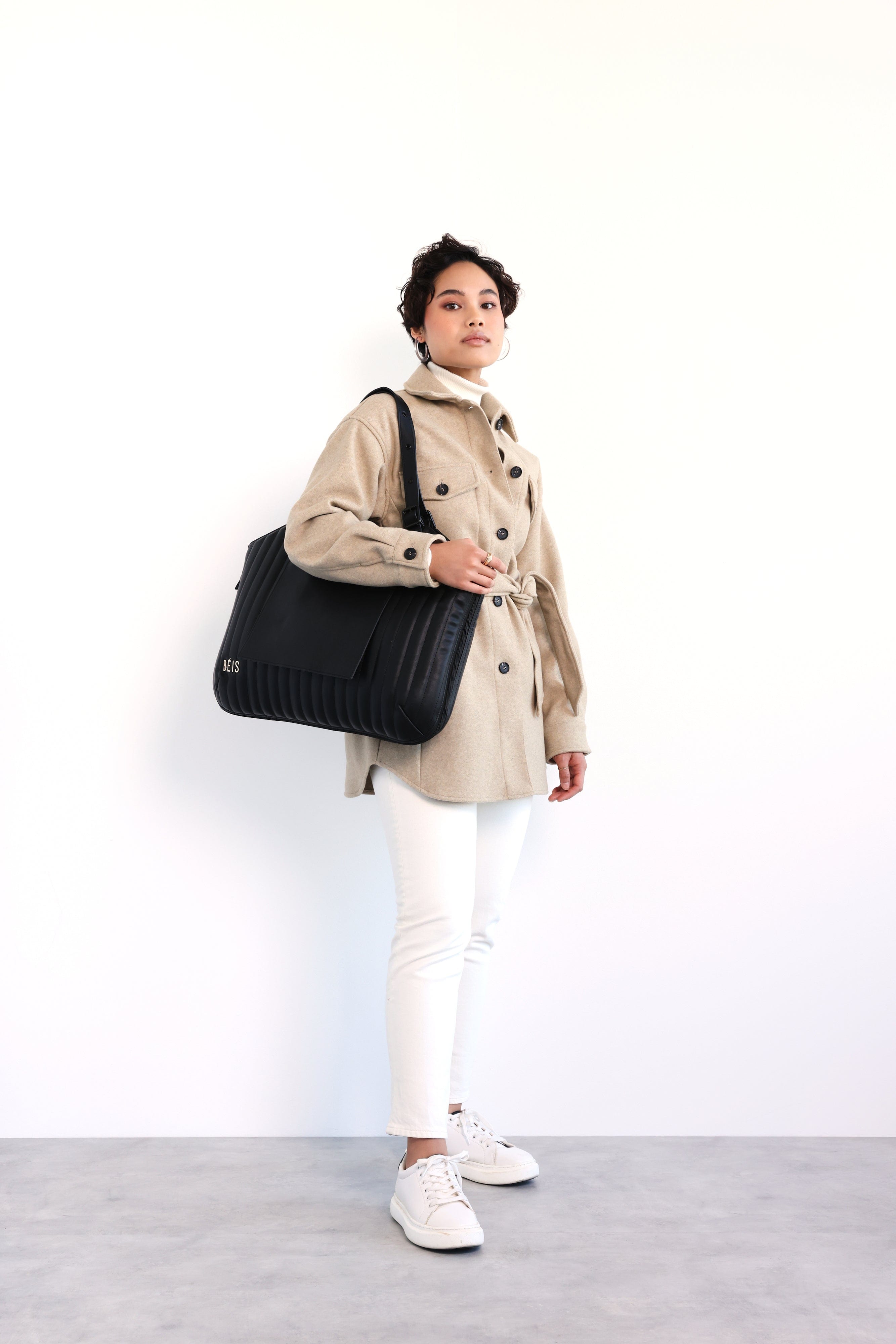 Expandable Overnight Duffle Bag for Travel - Water-Resistant Black Carry-On Luggage for Weekend Trips & Gym Use