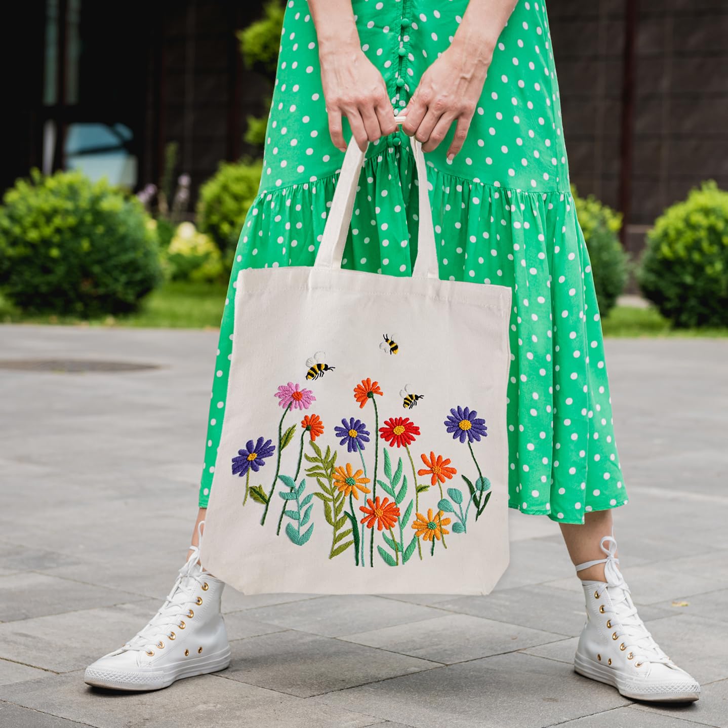 Louise Maelys Beginner Embroidery Kit - DIY Cross Stitch Tote Bag with Floral Pattern, Needlepoint Craft Set Includes Hoop & Instructions | Perfect for Adults Arts & Crafts, Home Decor, Gift Making
