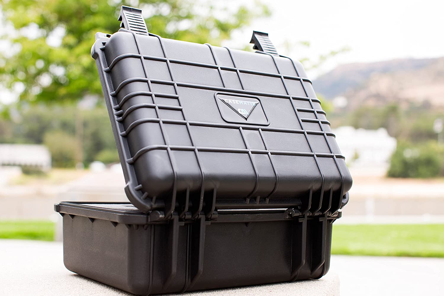 CASEMATIX Travel Case for Portable T-Shirt Press Machine - Customizable Interior Fits Cricut EasyPress 2 (9x9 & 6x7) & VEVOR Heat Press | Protective Storage for DIY Shirt Printing & Crafting Supplies