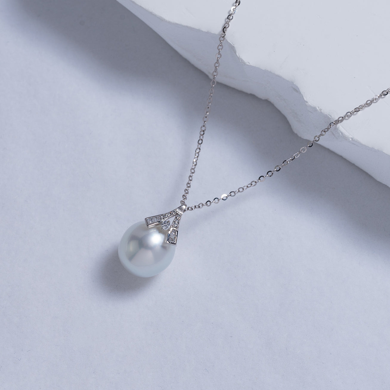 18K Solid Gold Australian White South Sea Pearl Necklace - Luxury Women's Jewelry Gift for Wedding, Anniversary & Special Occasions | KN00111