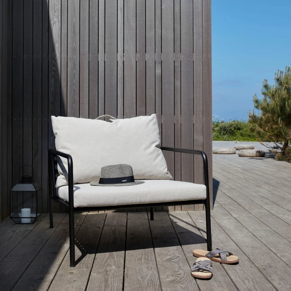 AVON Outdoor Lounge Chair - Comfortable Patio Furniture for Poolside, Garden, and Backyard Relaxation