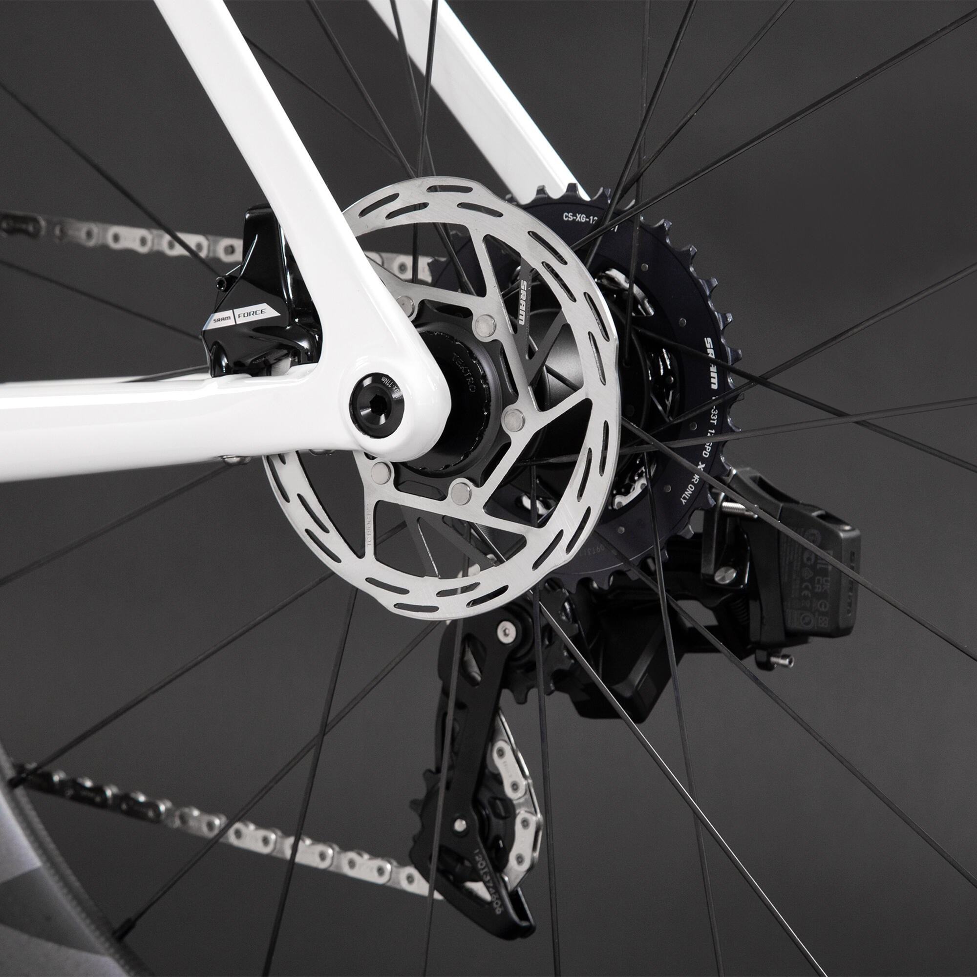 Van Rysel RCR Force AXS Road Bike - Lightweight Carbon Frame, Wireless Shifting - Perfect for Racing & Endurance Cycling
