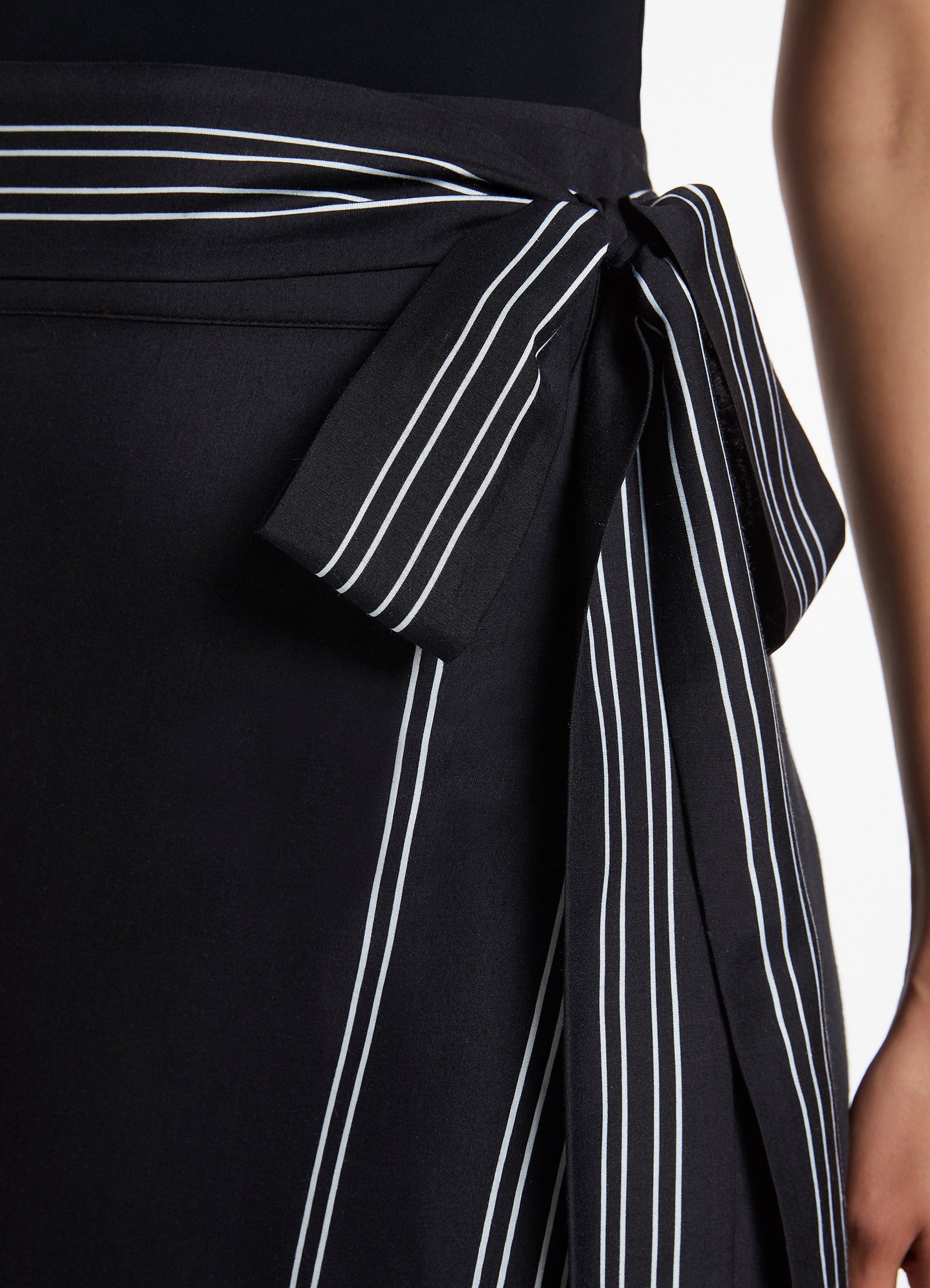 Jetset Tie Sarong Wrap - Stylish Black Beach Cover Up for Women - Perfect for Poolside, Vacation & Summer Outfits