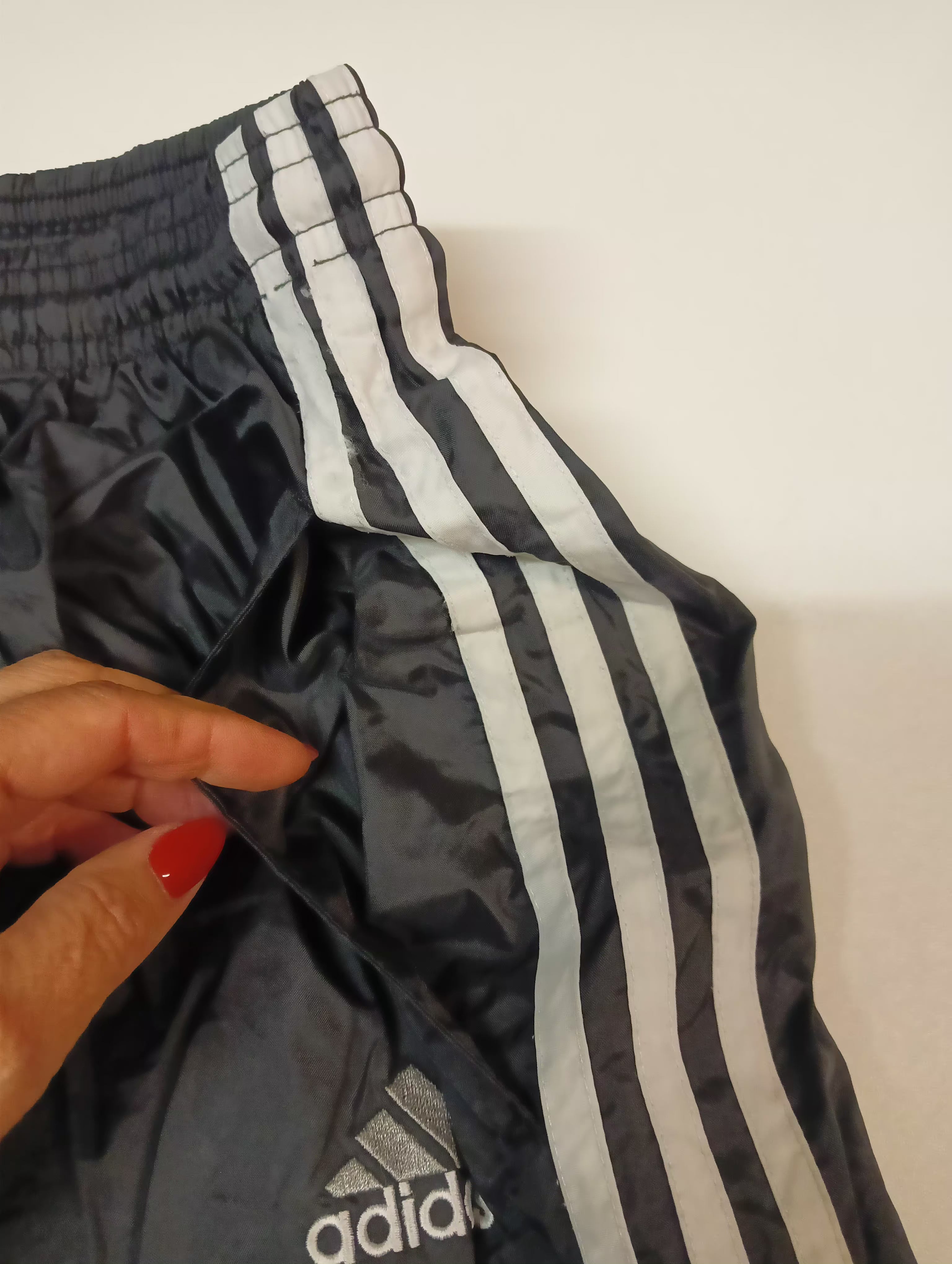 **Adidas Vintage Trackpants - Baggy Fit Men's Joggers M 1640 | Retro Athletic Pants for Casual Wear, Gym & Street Style**