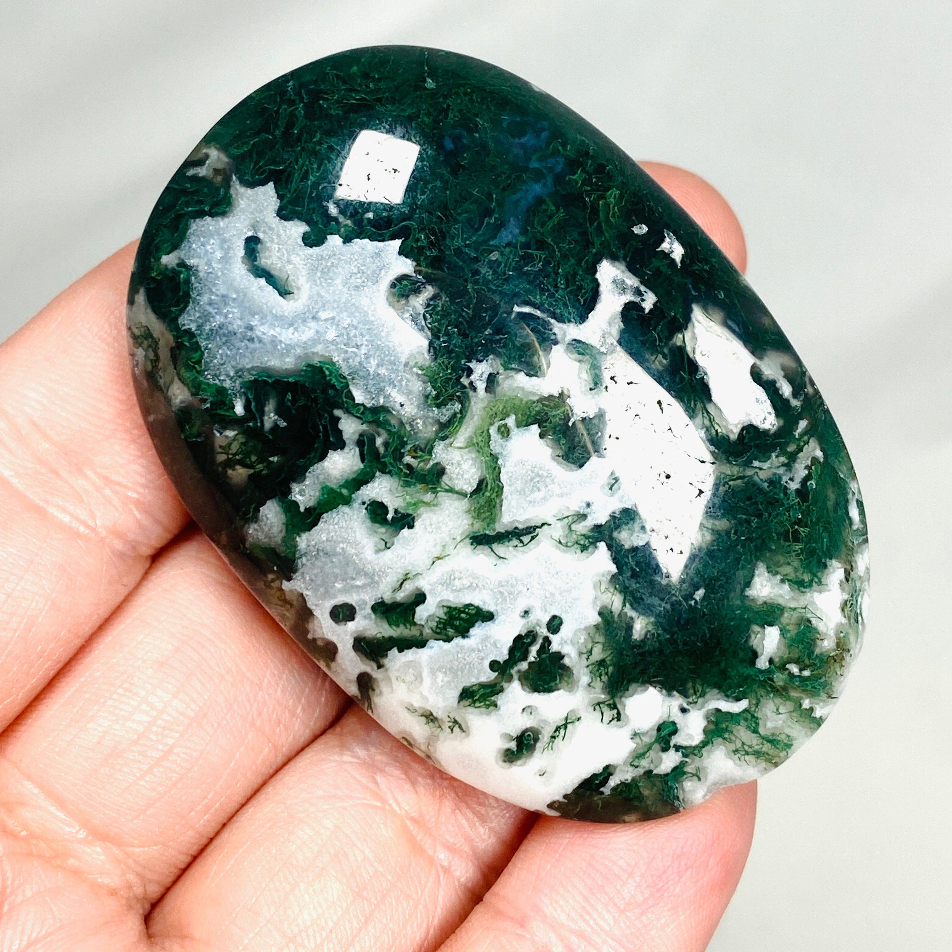Natural Moss Agate Palm Stone - Healing Crystal for Stress Relief & Meditation - Perfect for Reiki, Yoga & Spiritual Practices