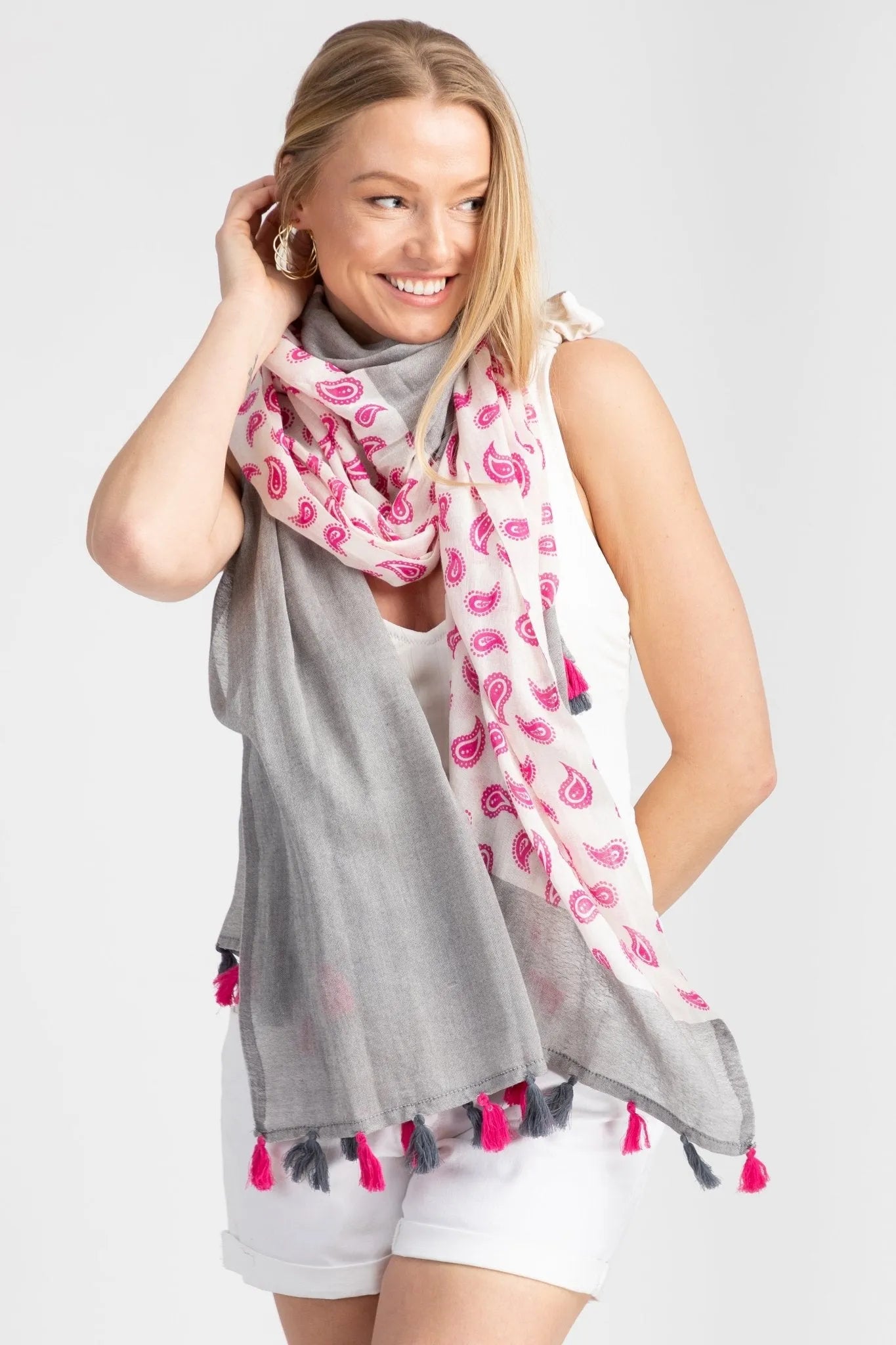 Stylish Paisley Print Scarf with Elegant Tassel Fringe - Soft Fashion Accessory for Women, Perfect for Fall Outfits, Office Wear and Special Occasions