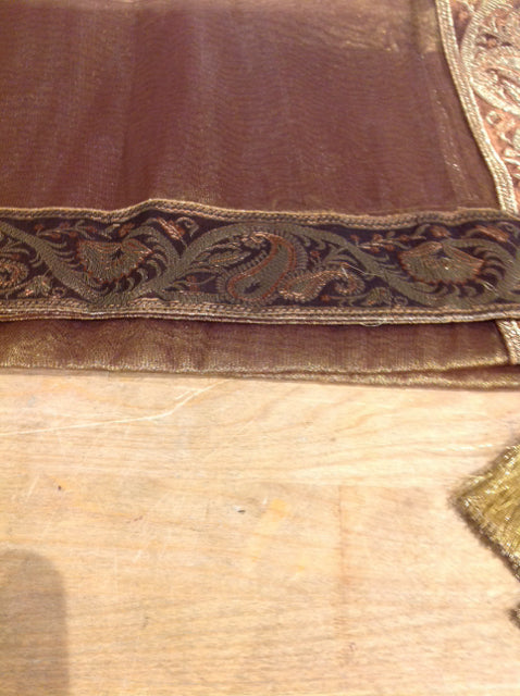 Elegant Gold Scroll Runner with Tassels - Perfect for Dining Table Decor, Wedding Centerpiece, and Home Decoration