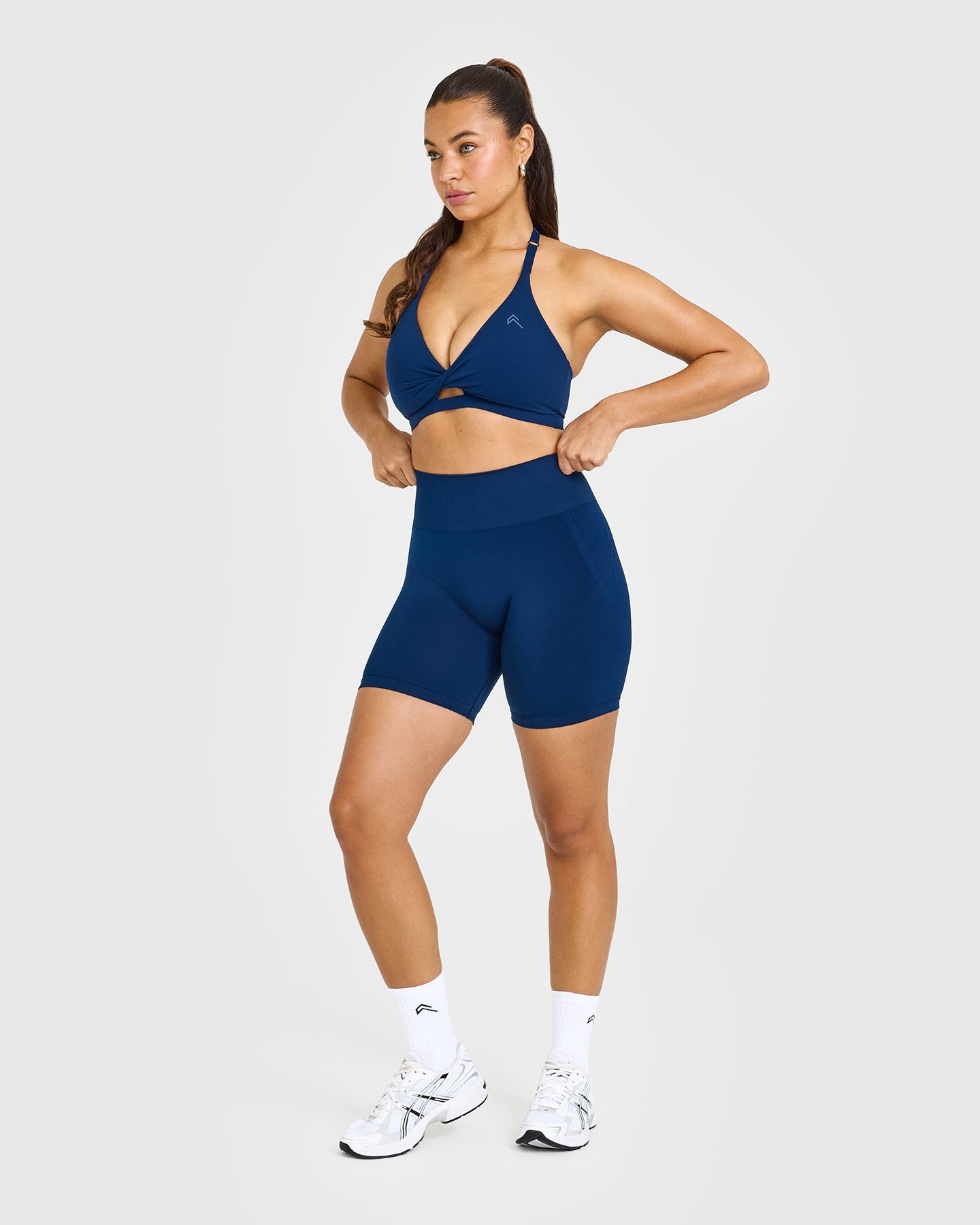 High Support Sports Bra for Women - Seamless Workout Bra with Breathable Fabric - Midnight Black - Perfect for Yoga, Running & Gym