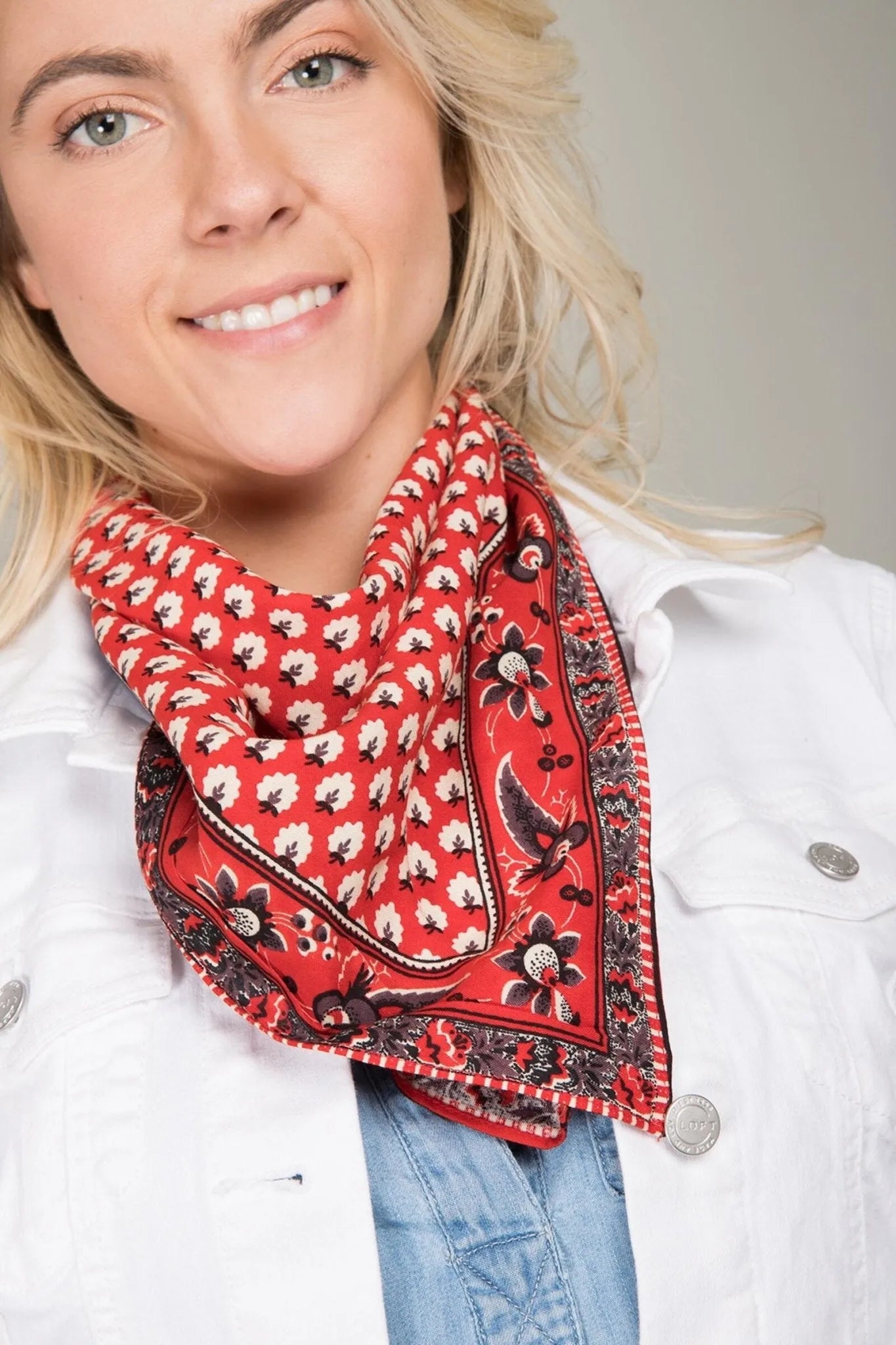Stylish Bold Print Bandana for Men & Women - Trendy Cotton Fashion Accessory for Outdoor, Music Festivals & Everyday Wear