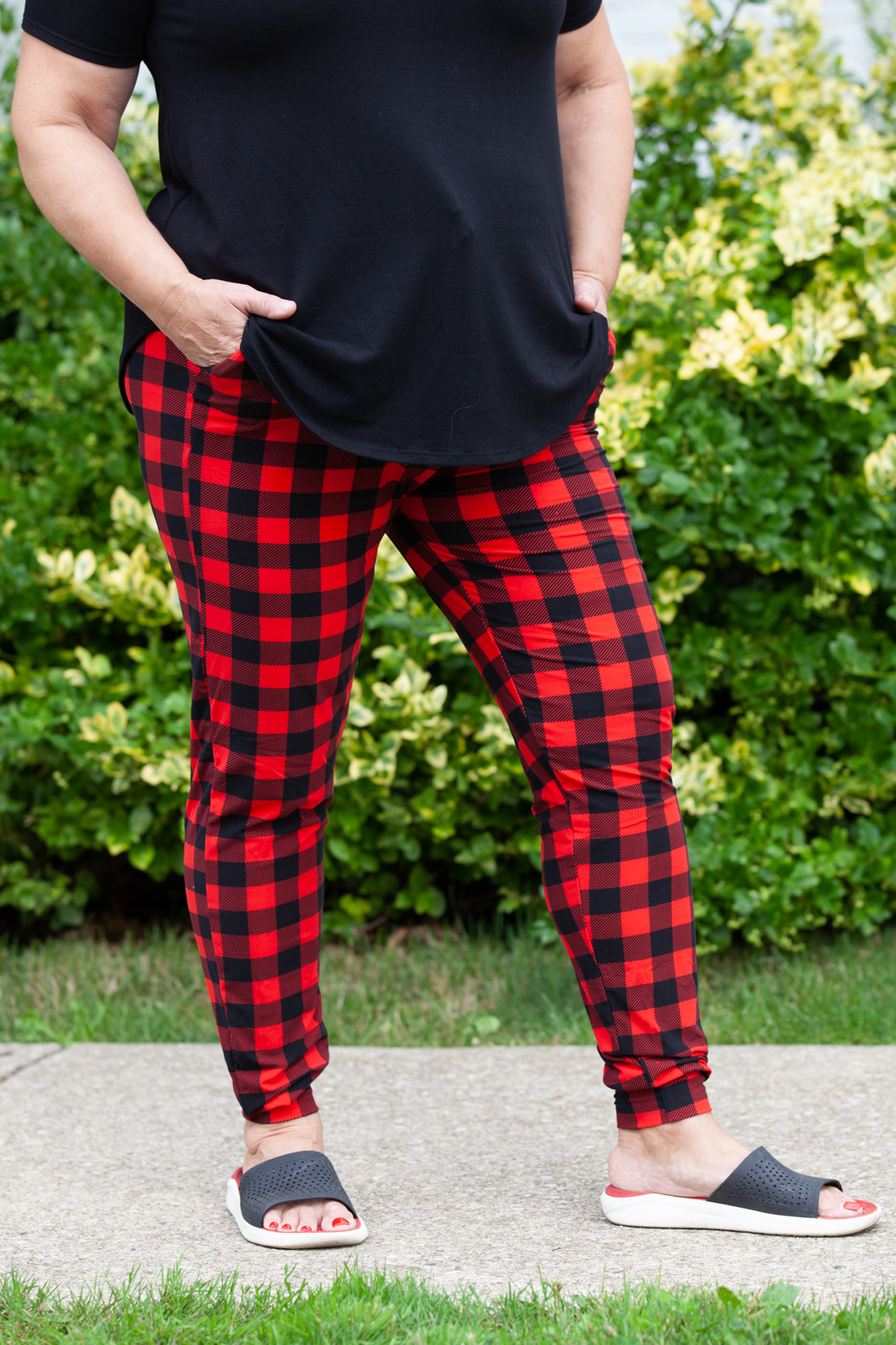Buffalo Plaid Joggers for Women - Soft Fleece Lounge Pants with Pockets - Cozy Winter Casual Wear for Home, Workout & Outdoor Activities