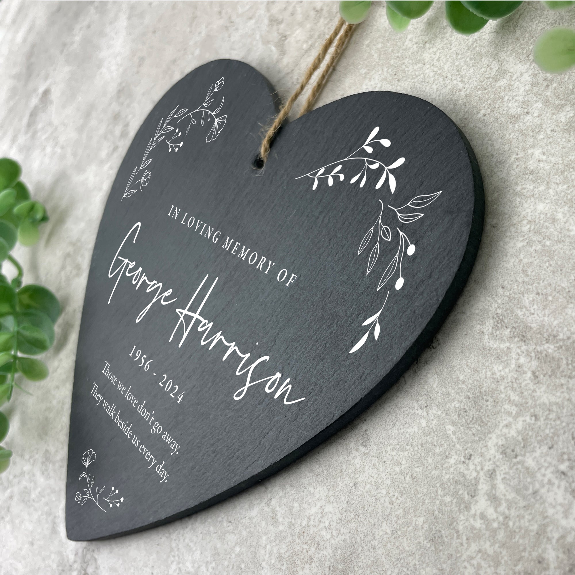 Personalized Memorial Wreath - Engraved Slate Hanging Heart Decor (15x16cm) - Sympathy Gift for Loss of Loved One, Funeral Keepsake, Home Memorial Display