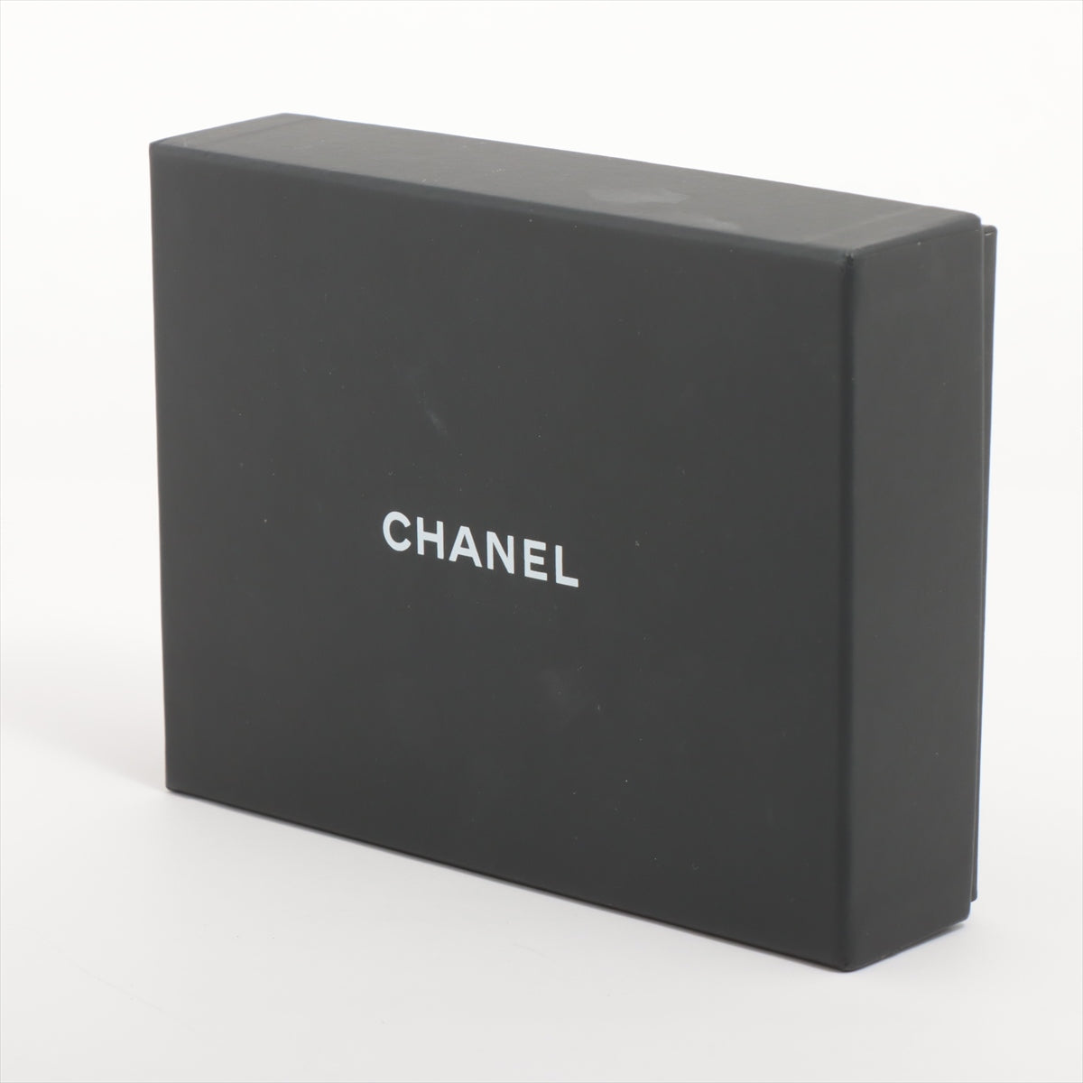 Chanel Chevron Compact Wallet in Light Pink | Luxury Designer Wallet for Women | Perfect for Everyday Use & Special Occasions