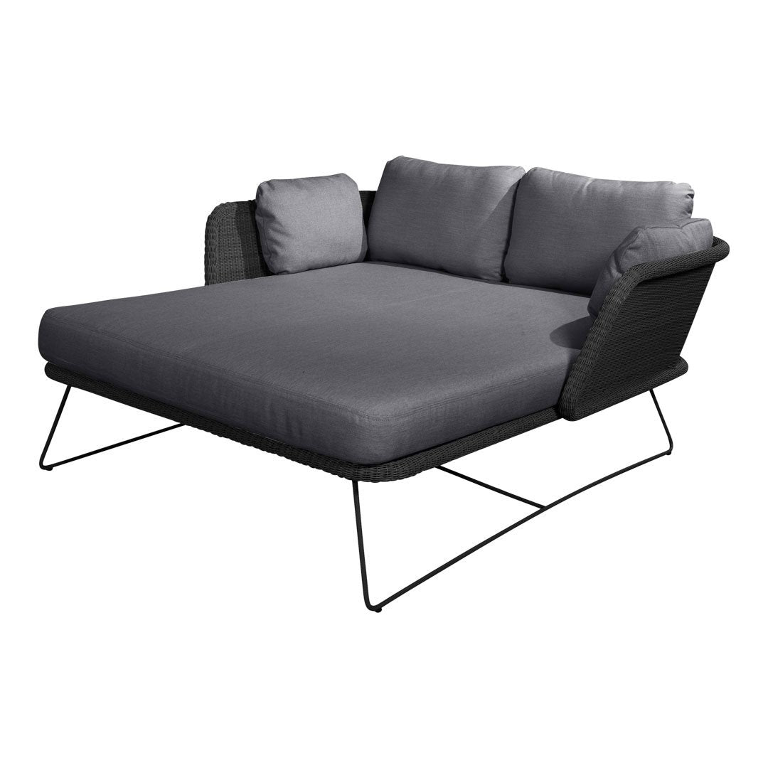 Horizon Outdoor Daybed - Waterproof Wicker Patio Furniture with Cushions for Backyard, Poolside, Garden Lounge & Relaxation
