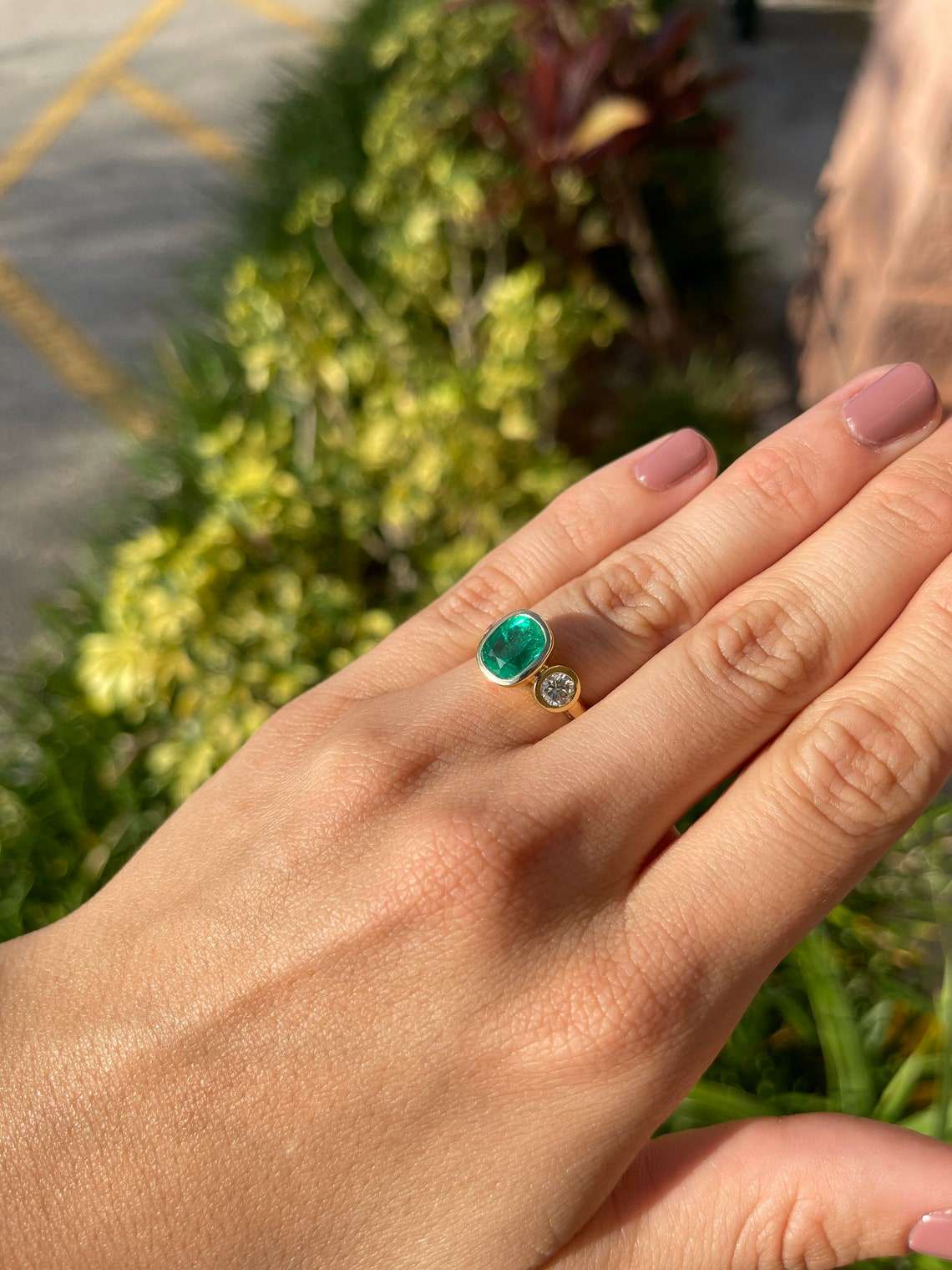 4.02 Carat Total Weight (CTW) 18K Gold Three Stone Cushion Cut Emerald and Diamond Engagement Ring for Women - Perfect for Proposals, Anniversaries & Special Occasions