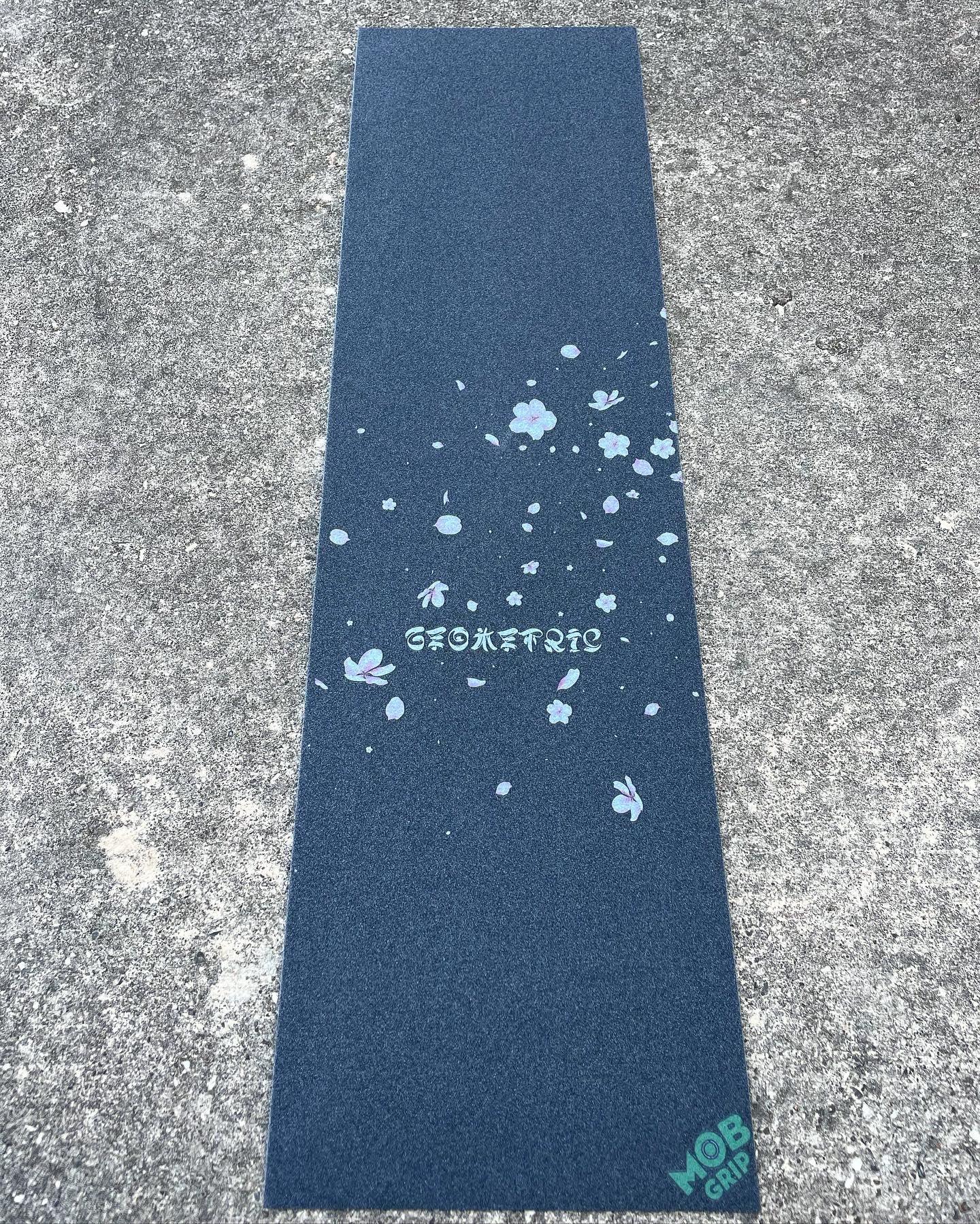 Geometric Anti-Slip Grip for Shoes - Non-Slip Traction Pads for Running, Hiking & Work Boots - Perfect for Outdoor Sports, Gym & Winter Safety