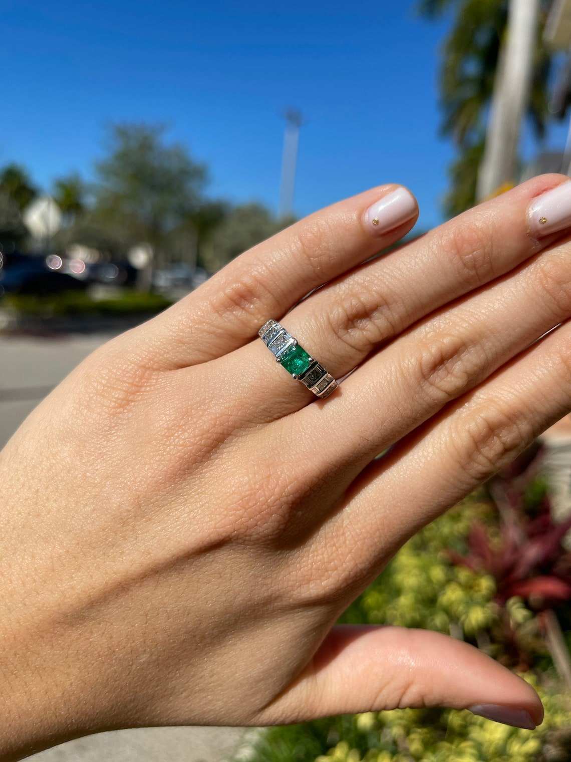 1.10tcw Vivid Green Colombian Emerald & Diamond Princess Cut 14K Gold Engagement Ring for Women - Perfect for Proposals, Anniversaries & Special Occasions