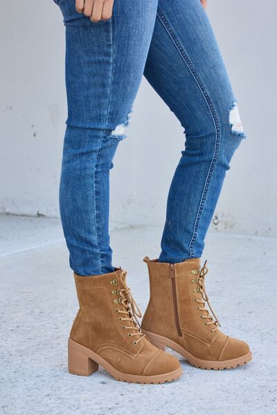 Forever Link Women's Lace Up Ankle Boots with Zipper Detail & Block Heel - Stylish Casual & Office Wear for Fall/Winter