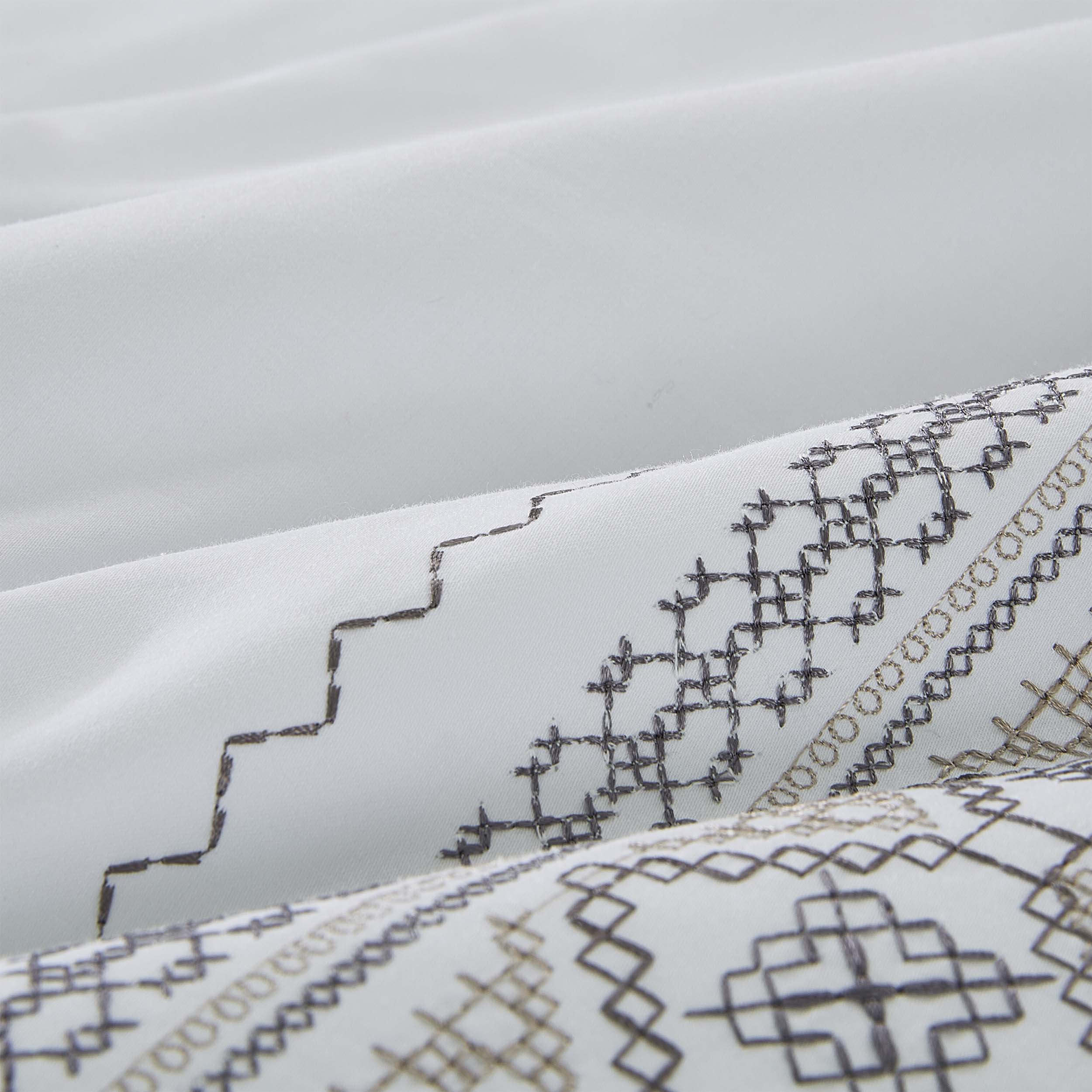 Premium Burlington Cotton Embroidered Duvet Cover Set - Soft Bedding for Master Bedroom, Guest Room & Luxury Hotels (King/Queen Size)