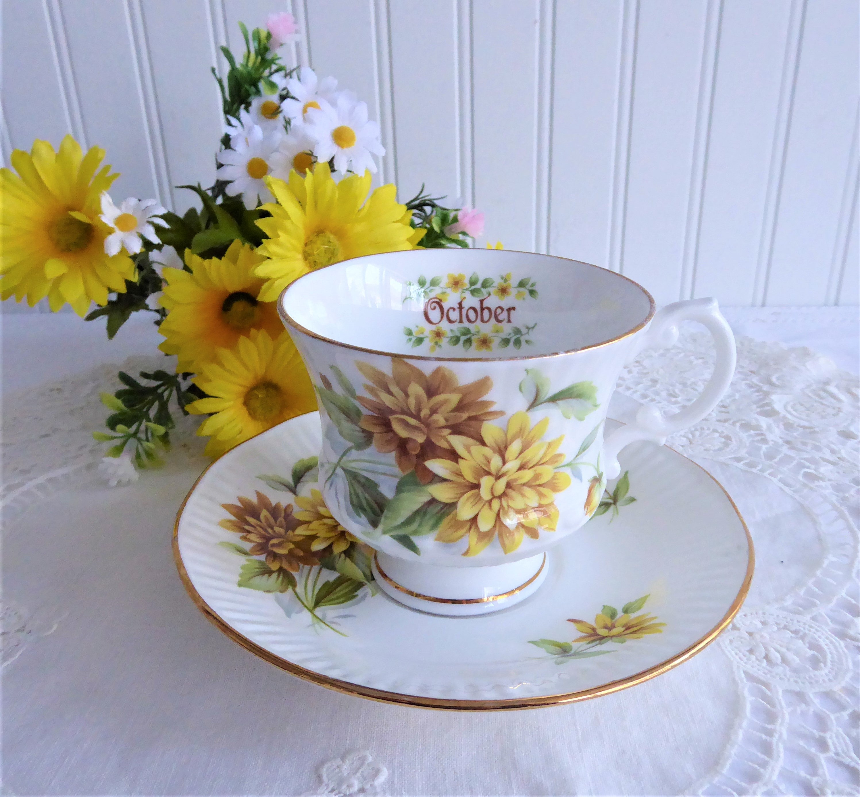 Vintage 1970s Bone China October Chrysanthemums Tea Cup and Saucer Set - Elizabethan England Inspired Floral Design - Perfect for Afternoon Tea, Collectibles & English Cottage Decor