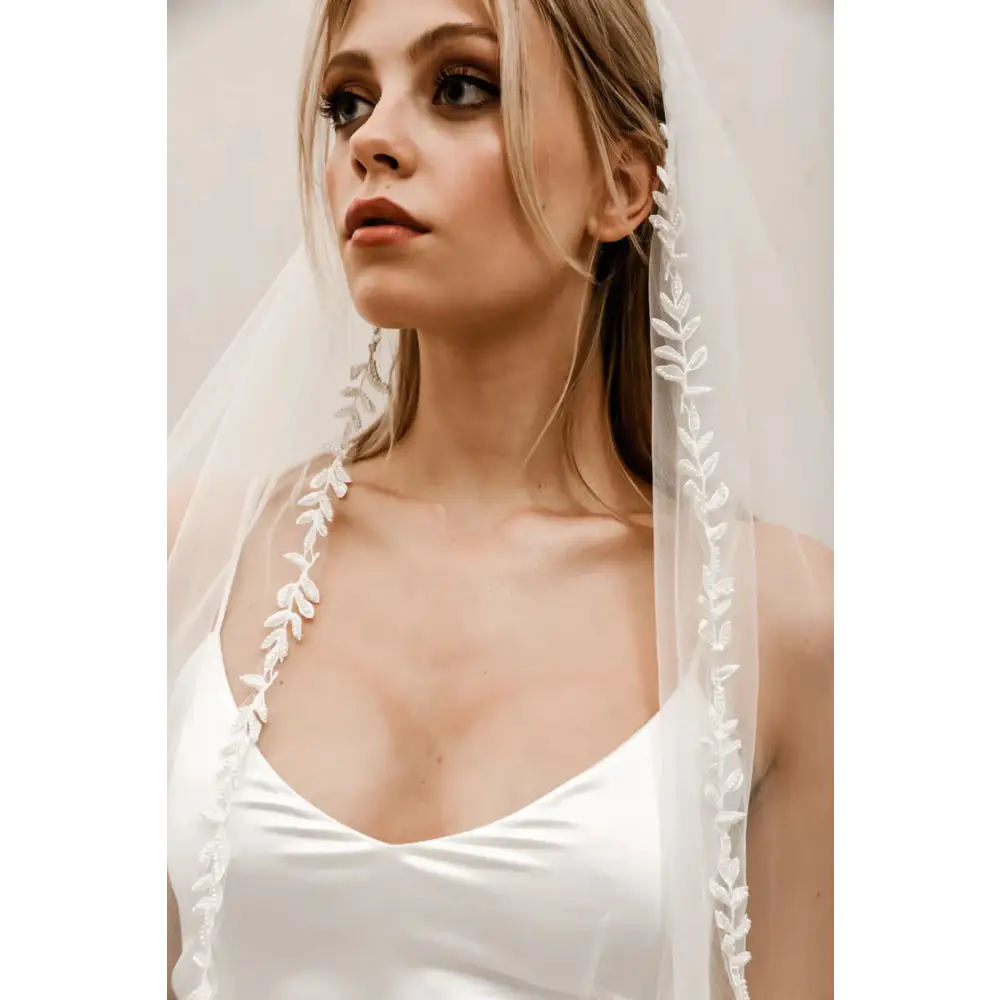 Elegant Pearl Beaded Edge Wedding Veil V006 - Perfect for Bridal Ceremonies, Photos & Special Occasions