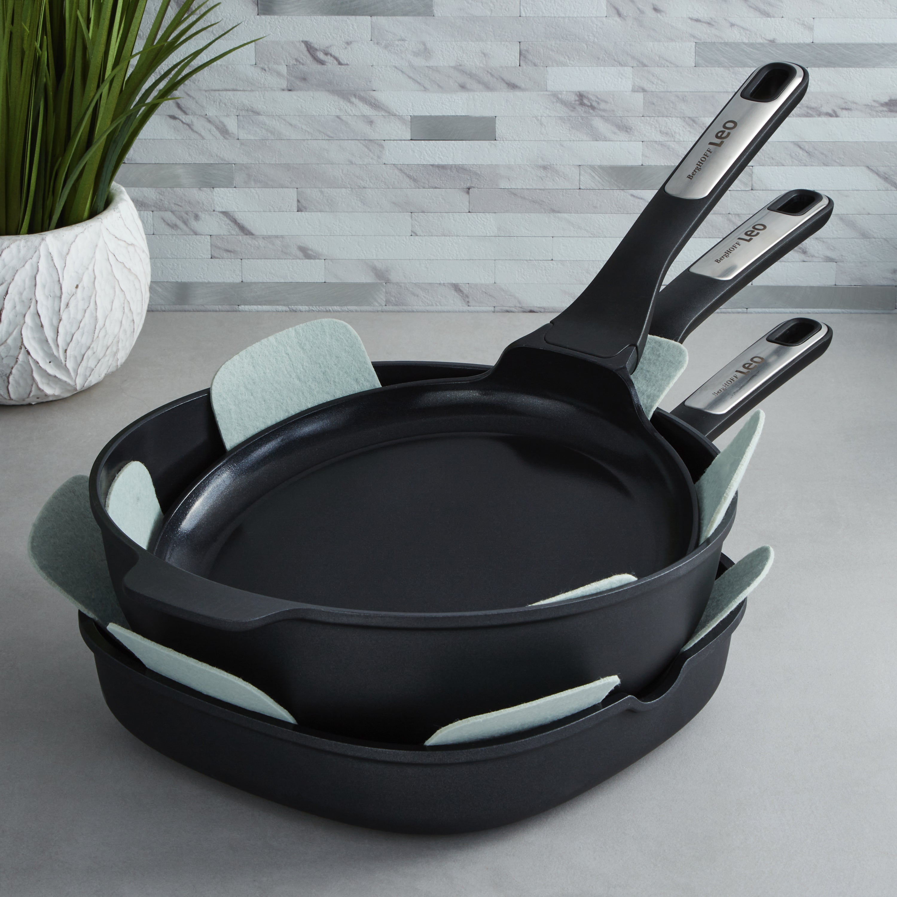 BergHOFF Leo Phantom 3-Piece Nonstick Ceramic Cookware Set - Recycled Aluminum, Eco-Friendly Kitchenware for Healthy Cooking | Perfect for Frying, Sautéing & Serving Dishes