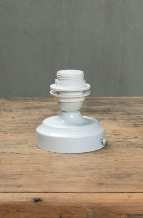 E27 Batten Holder - Screw-in Lamp Socket for Ceiling & Wall Lights - Perfect for Home, Garage, and Workshop Lighting
