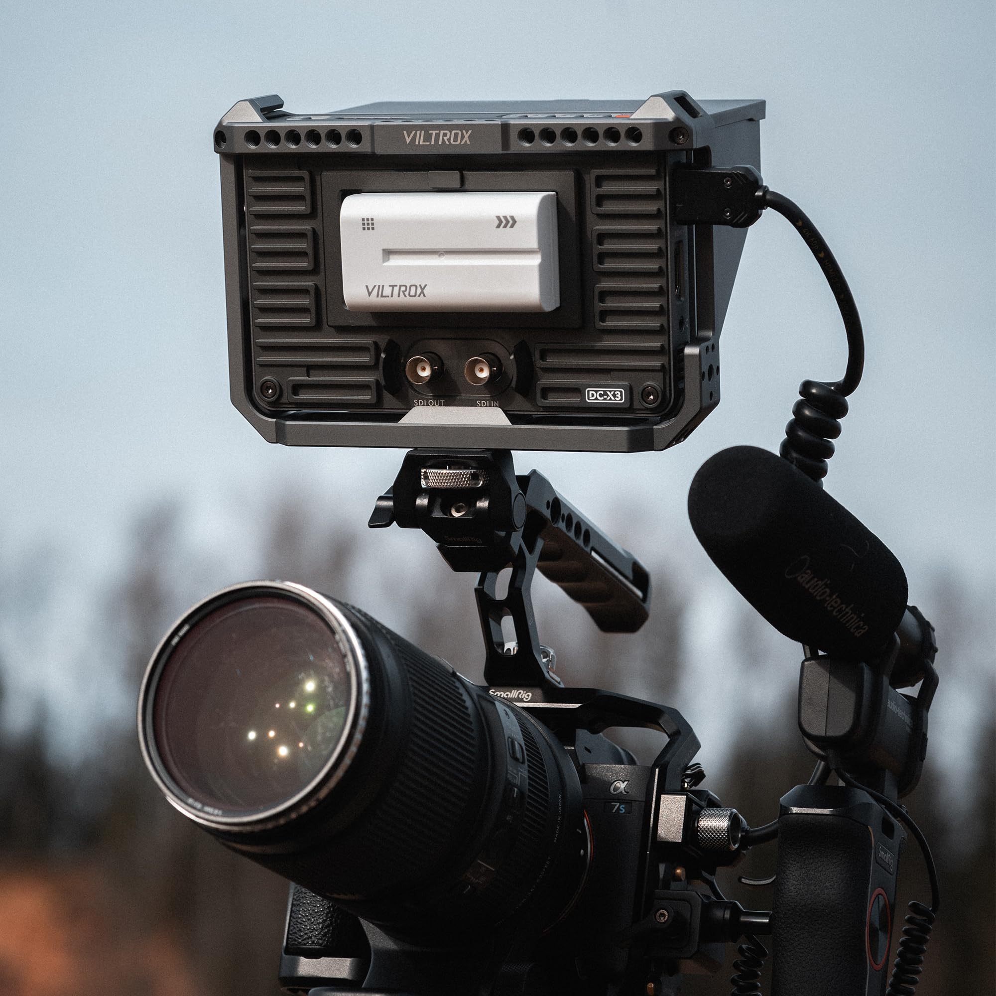 VILTROX SDI Camera Field Monitor DC-X3 - 2000 Nits Ultra Bright 4K HDMI Touchscreen Video Monitor with Anamorphic De-Squeeze for Outdoor Filmmaking & Professional Videography