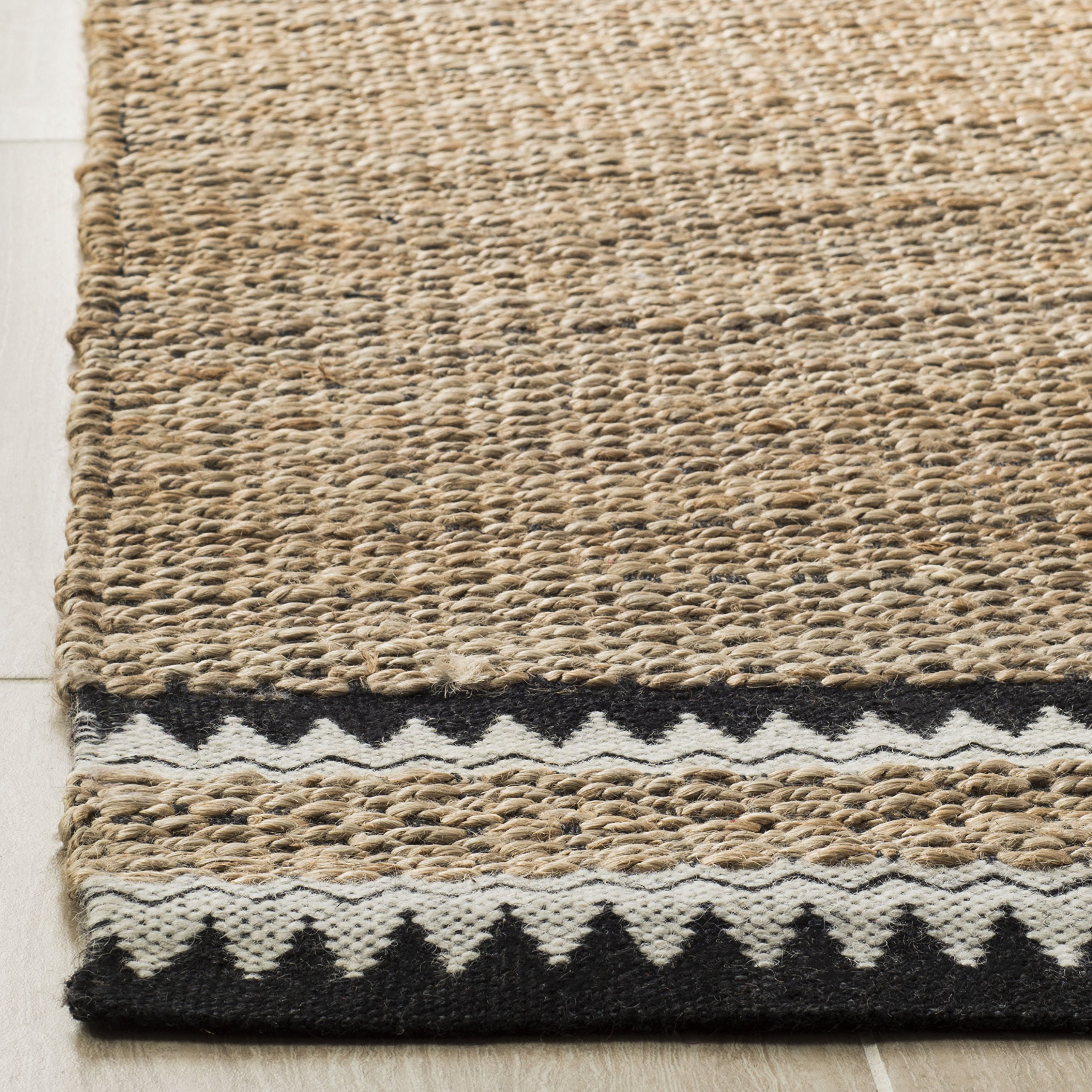SAFAVIEH Handmade Natural Fiber Jute Area Rug 6' x 9' - Farmhouse Boho Coastal Rustic Style in Natural & Black (NF874B) | Durable for High Traffic Areas | Perfect for Living Room, Bedroom, Dining Room & Home Decor
