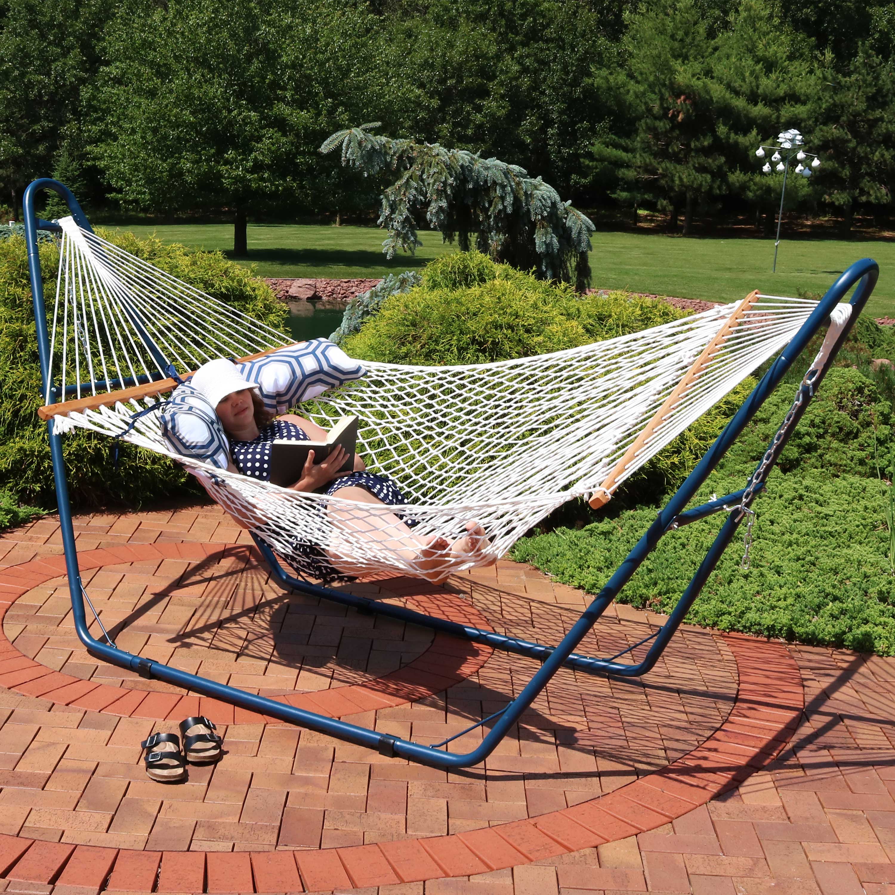Sunnydaze 2-Person Rope Hammock with Matte Blue Steel Stand - Outdoor Patio, Backyard, Garden Relaxation for Couples
