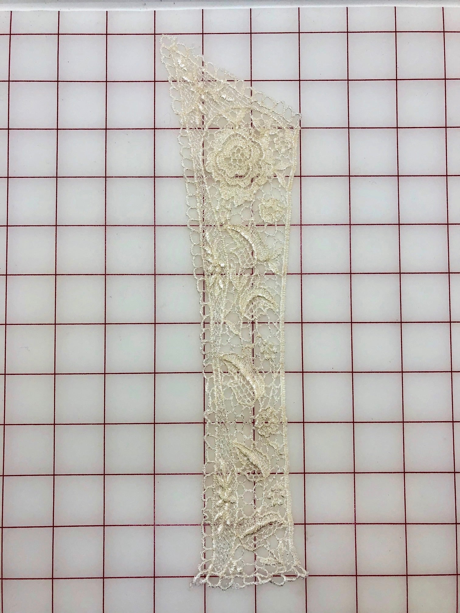 Dyeable Ivory Applique - Elegant Embellishment for Wedding Dresses, Home Decor & DIY Crafts