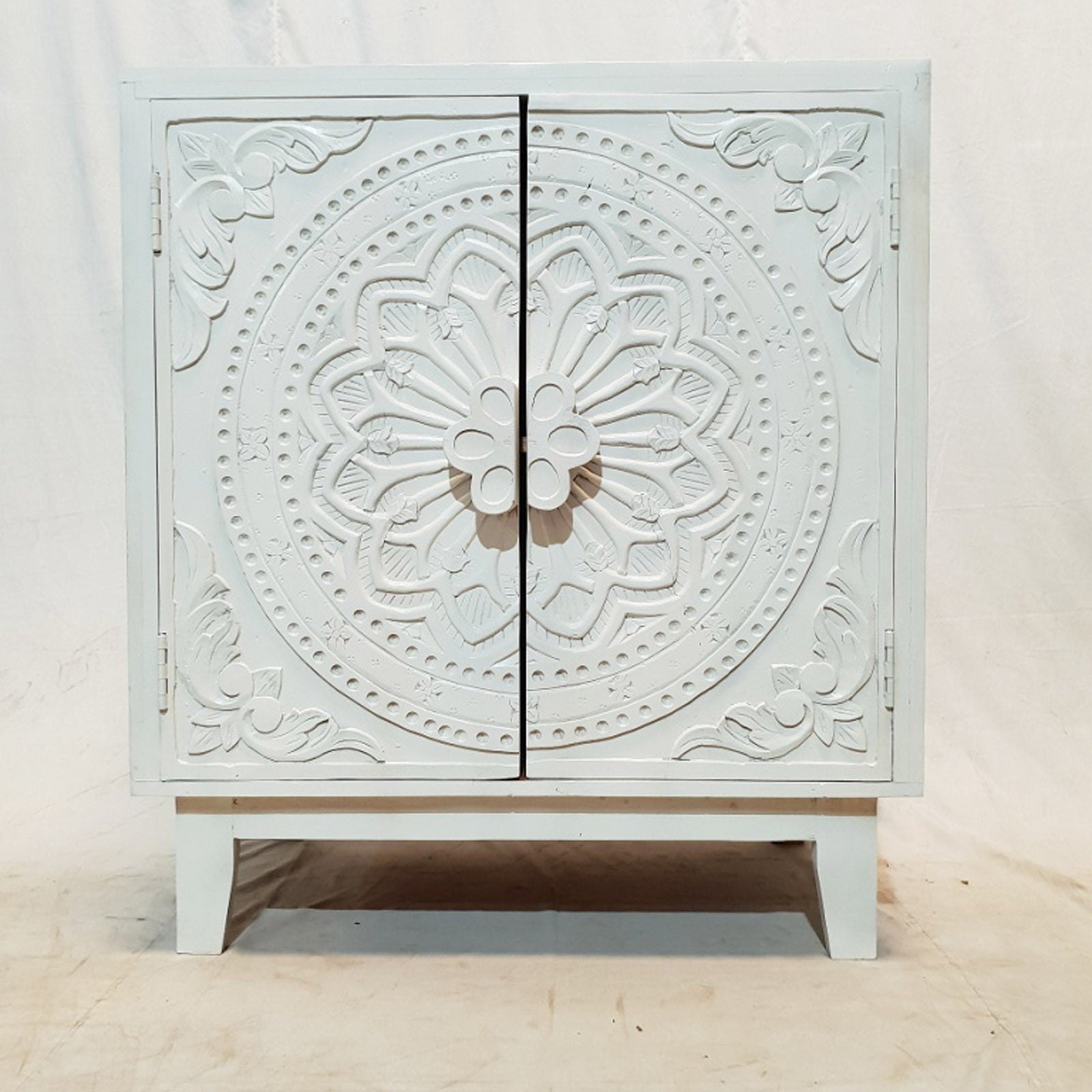 French Hand Carved Buffet Cabinet Sideboard - White Distressed Finish, 81x46x92cm - Vintage Dining Room Storage & Kitchen Buffet for Entertaining