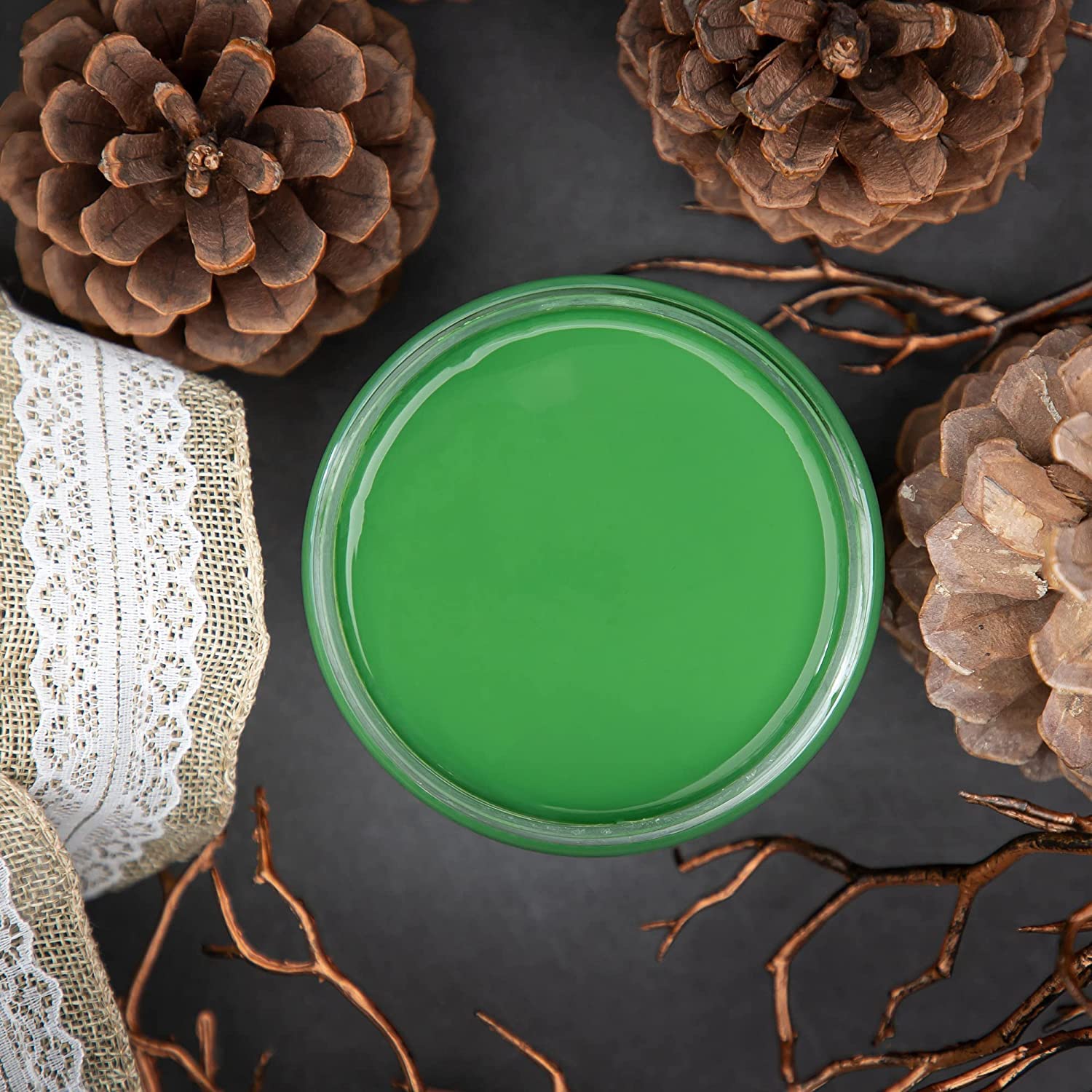 Dixie Belle Chalk Mineral Paint - Matte Bold Green Evergreen (32oz) | DIY Furniture Paint for Tables, Chairs & Cabinets | Eco-Friendly, Non-Toxic Chalk Finish Paint for Home Decor & Upcycling Projects