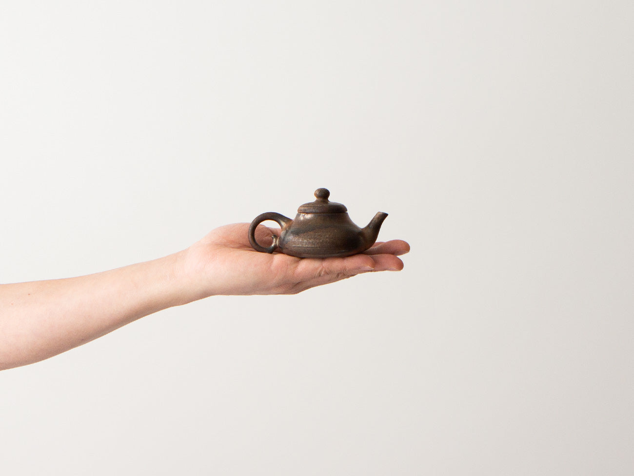 Premium Handcrafted Bronze Teapot - Elegant No. 9 Design for Tea Lovers | Perfect for Home, Office & Gift Giving | Traditional & Modern Tea Ceremonies