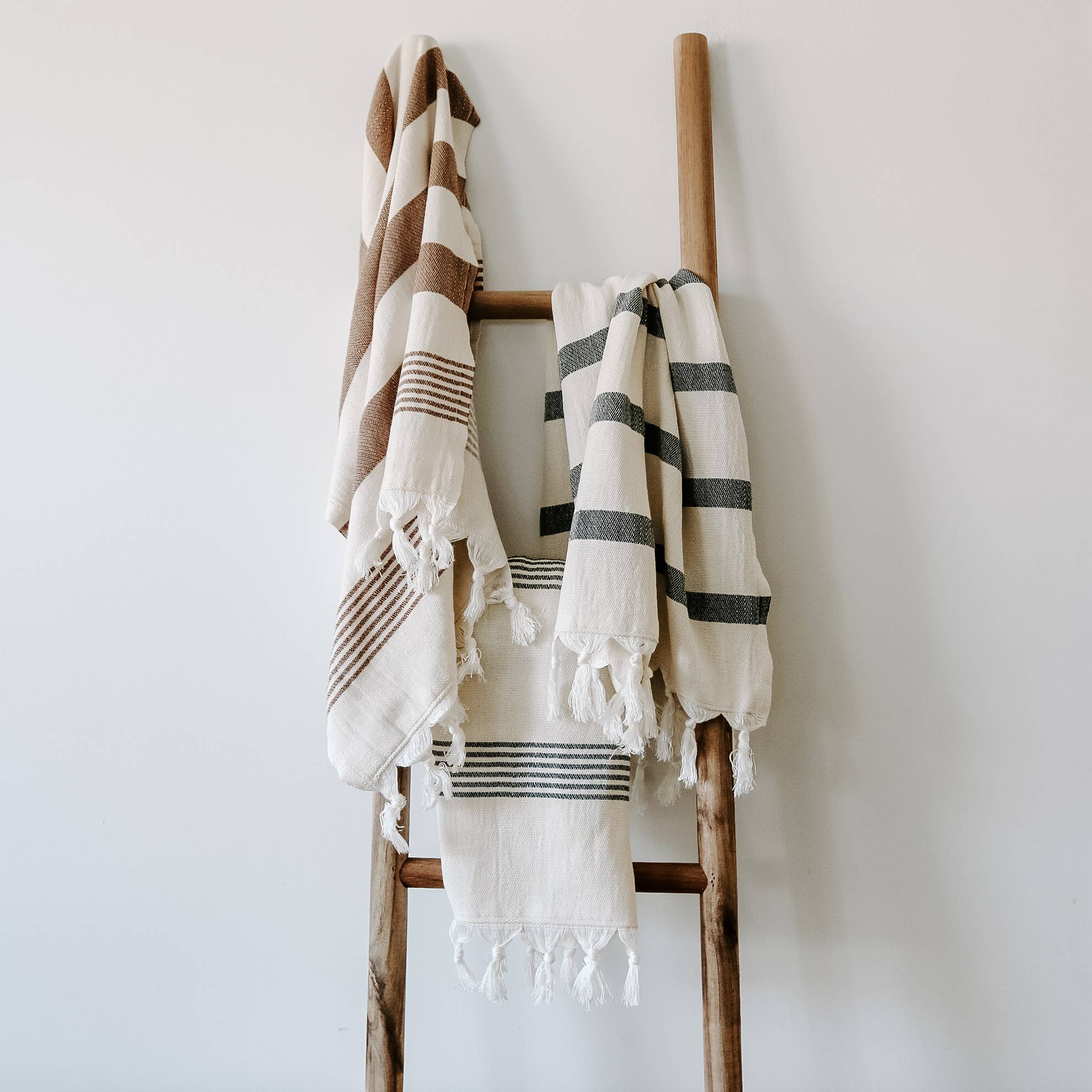 Premium Turkish Cotton Hand Towel - Soft & Absorbent Bath & Kitchen Towel for Spa, Gym, Travel & Guest Bathroom Essentials