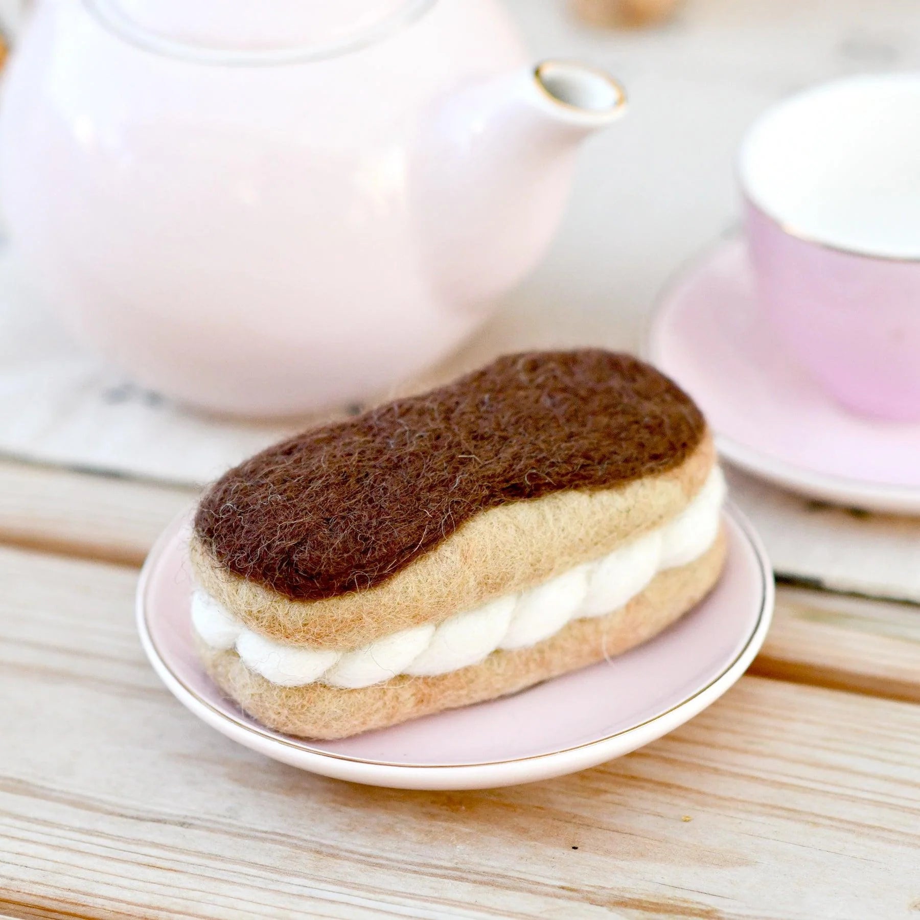 Delicious Chocolate Eclair Felt Play Food Set - Pretend Play Dessert Toy for Kids Kitchen & Tea Party - Perfect for Toddler Role Play & Educational Learning